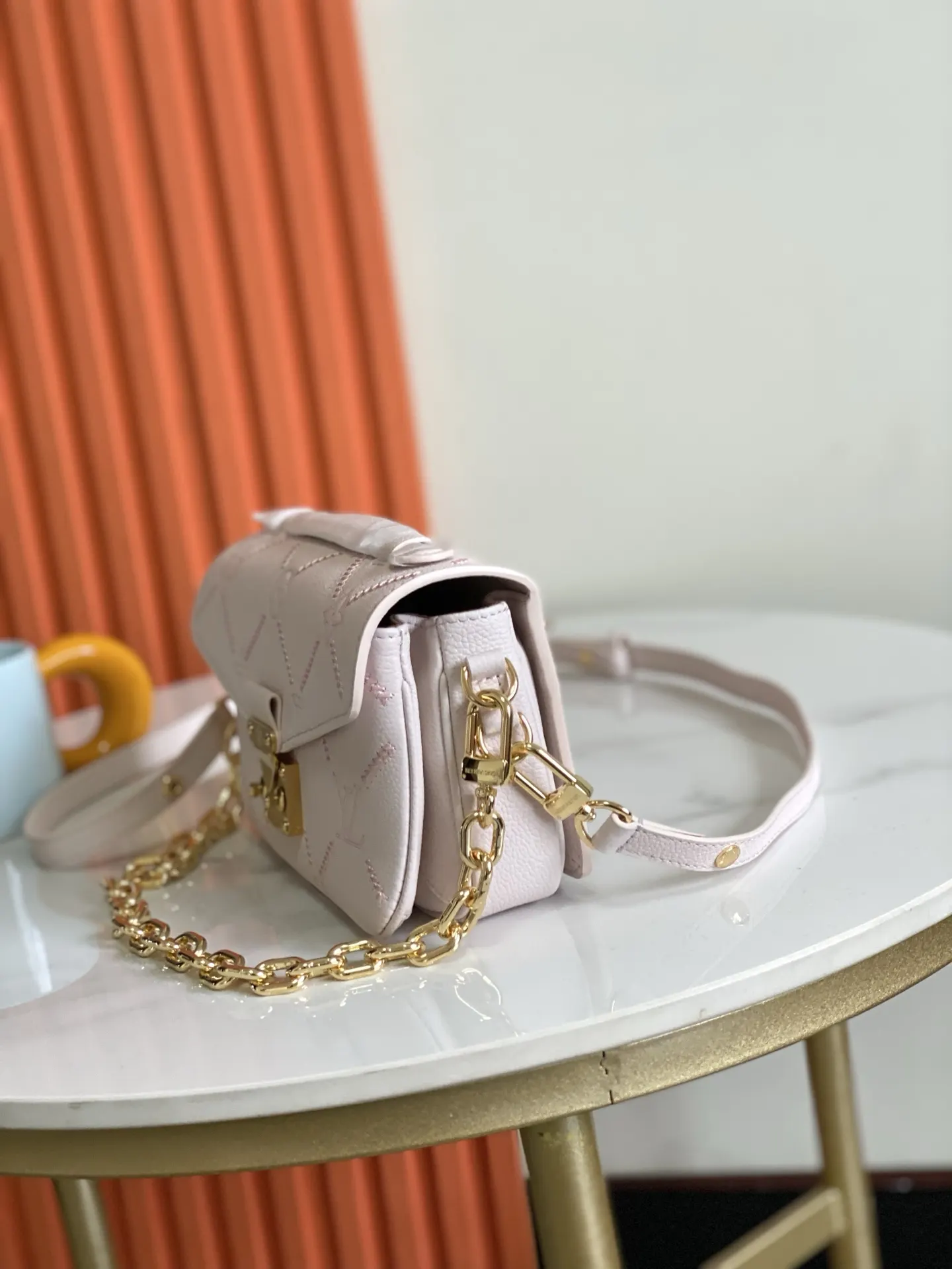 LV 牛皮 庆祝 烟花 Pochette Métis Ea 鏈條包 精致鏈條款