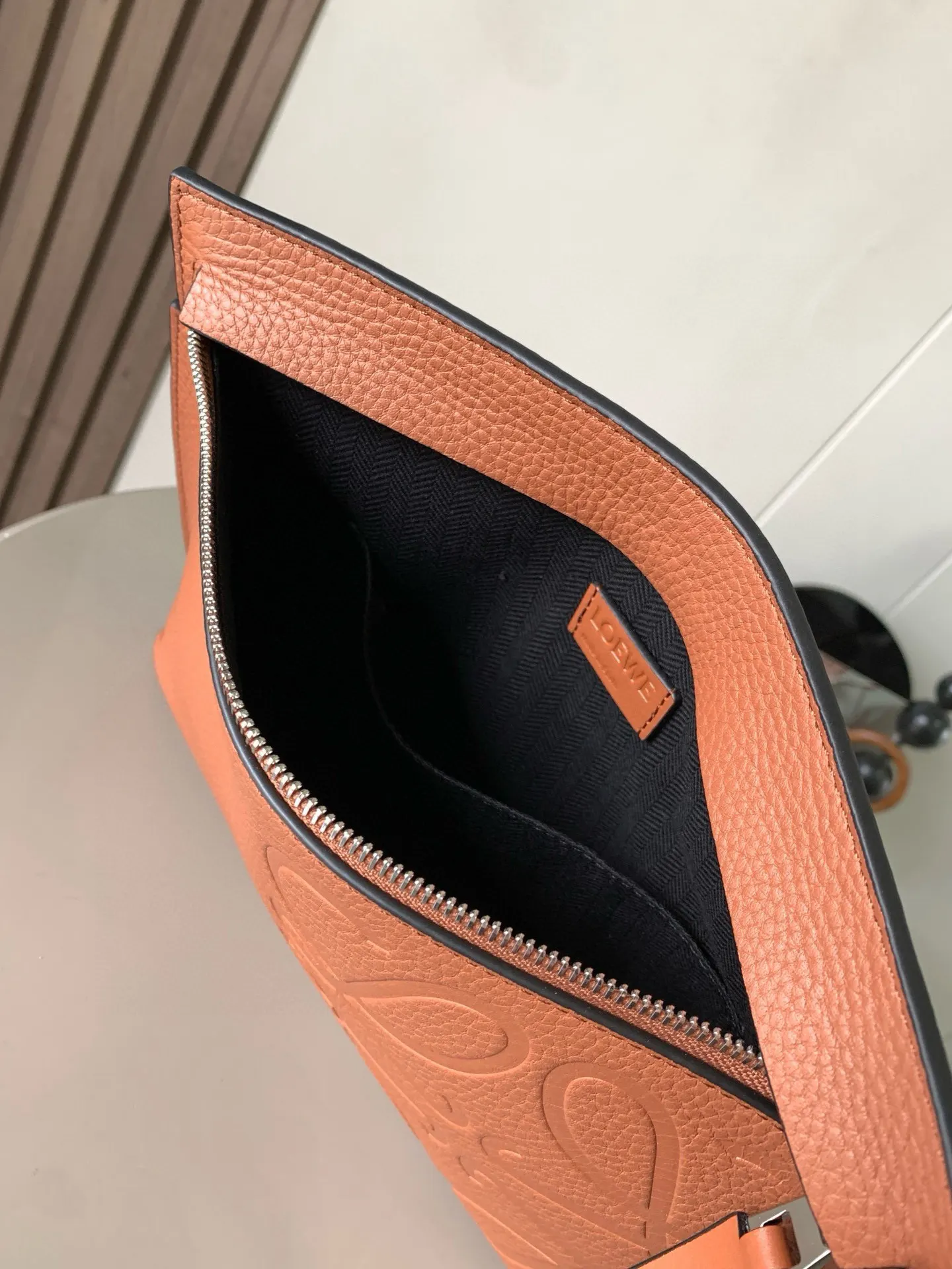 棕色 小牛皮 粒面牛皮革TT Pouch手包 家的皮具 腋下包 復古腋下背款(數字9) 棕色 小牛皮 粒面牛皮革TT Pouch手包 家的皮具 腋下包 復古腋下背款(數字9)