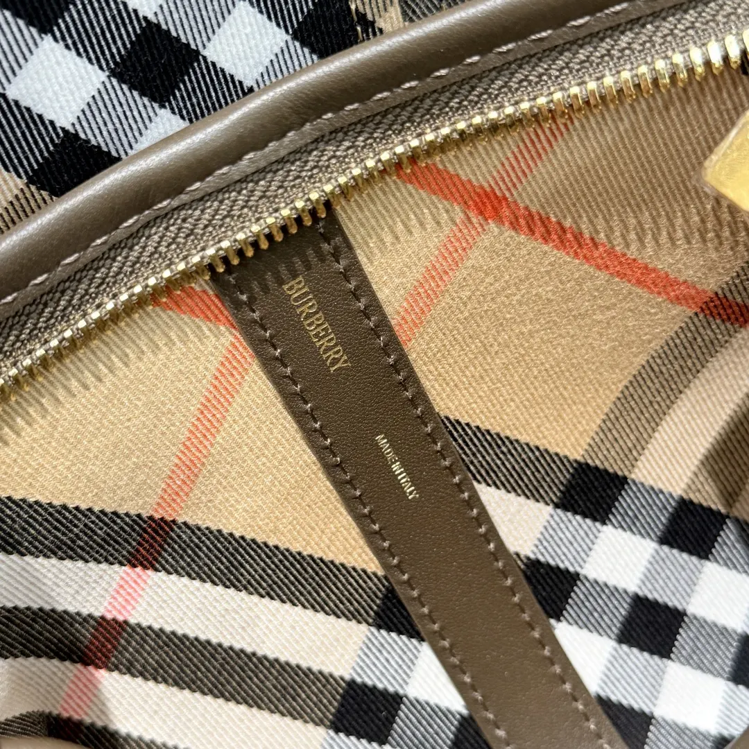 Burberry 小牛皮 雙肩包 实用雙肩款