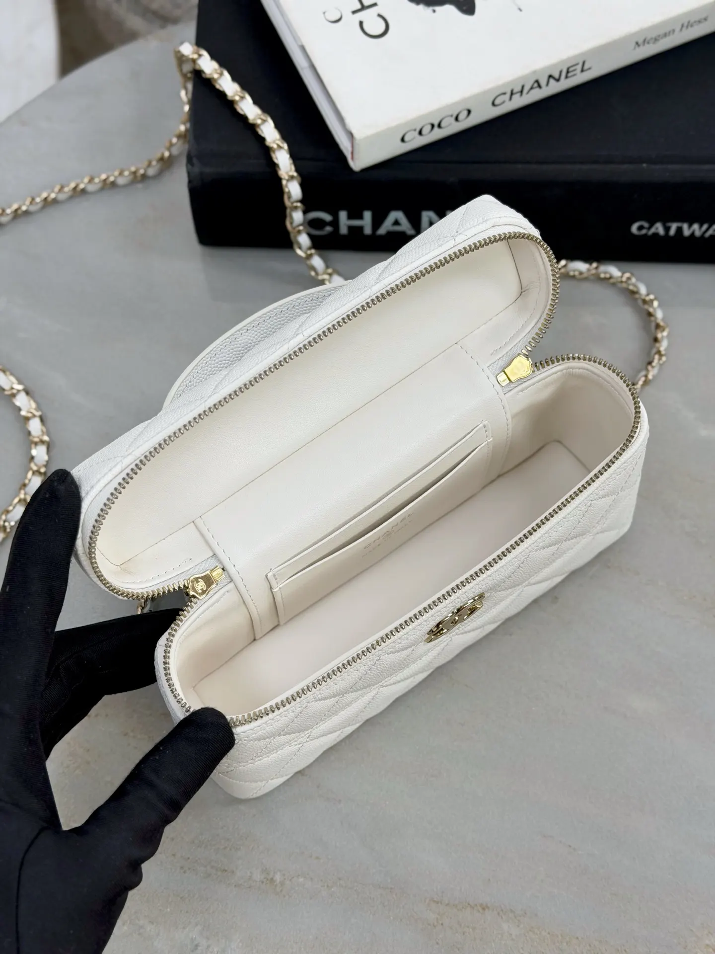 Chanel 19 白色 皮革 手提包
