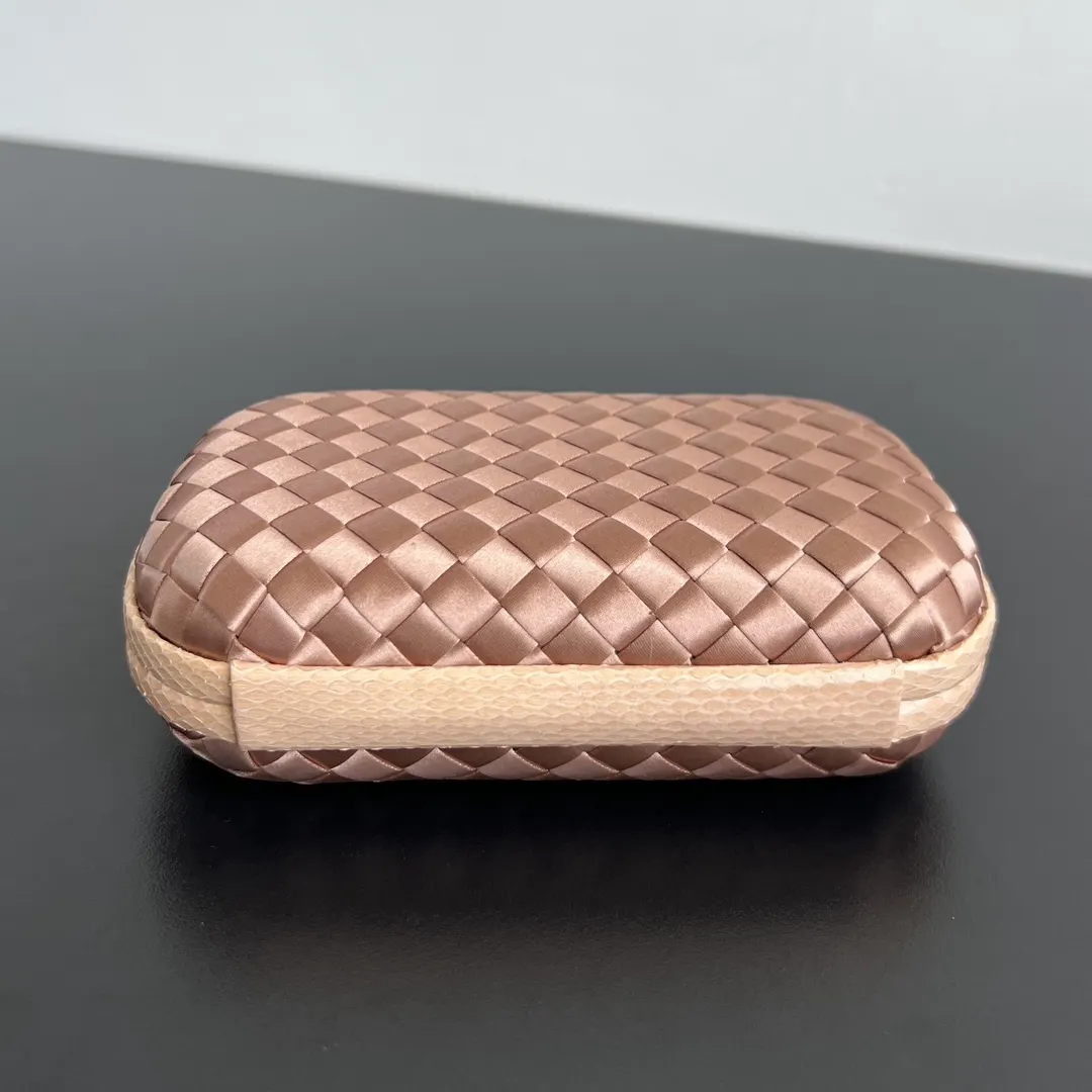 Bottega Veneta 化妝包 便携收納款