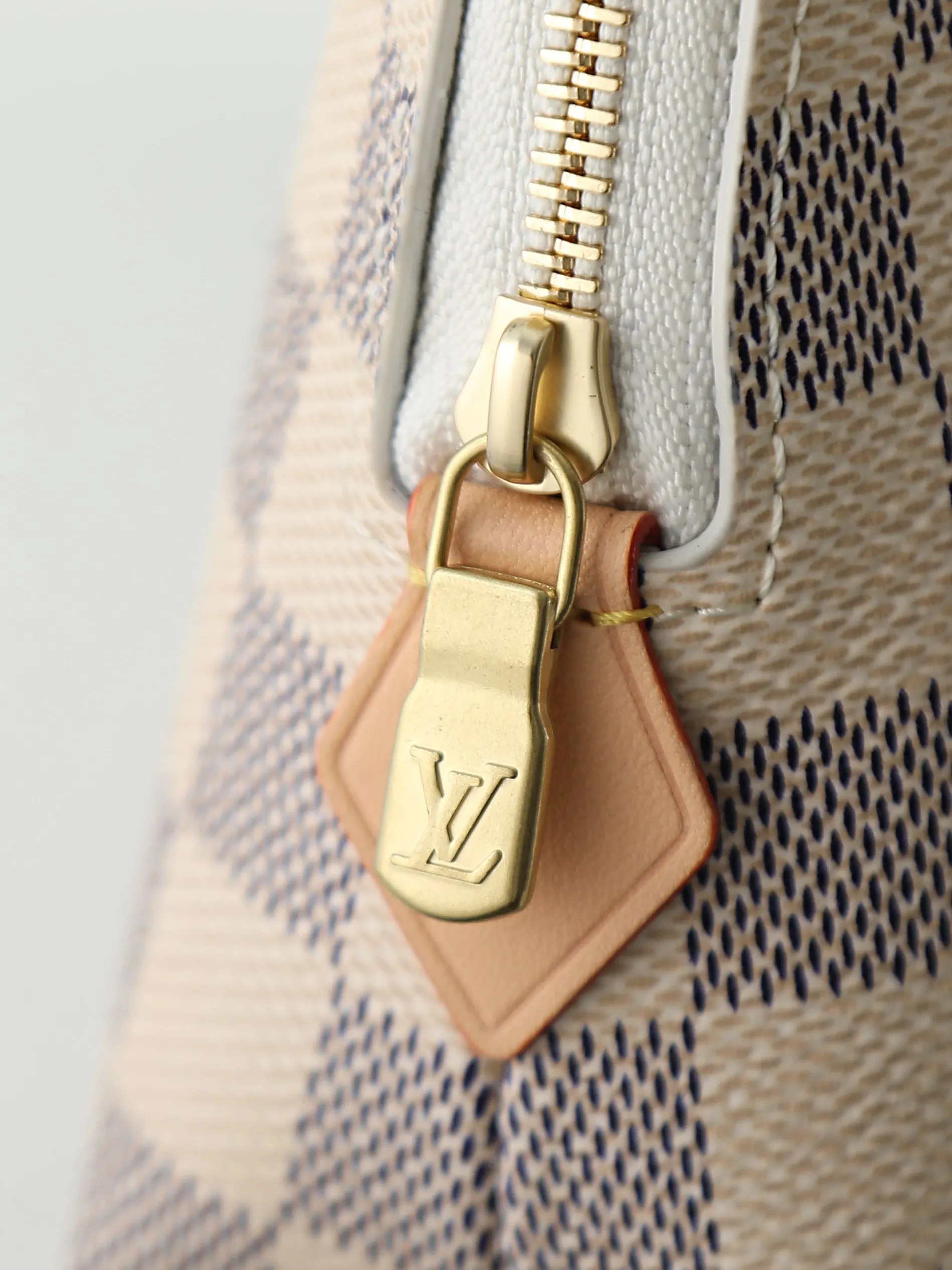 LV gold, handbag Image 7 LV gold, handbag Image 7