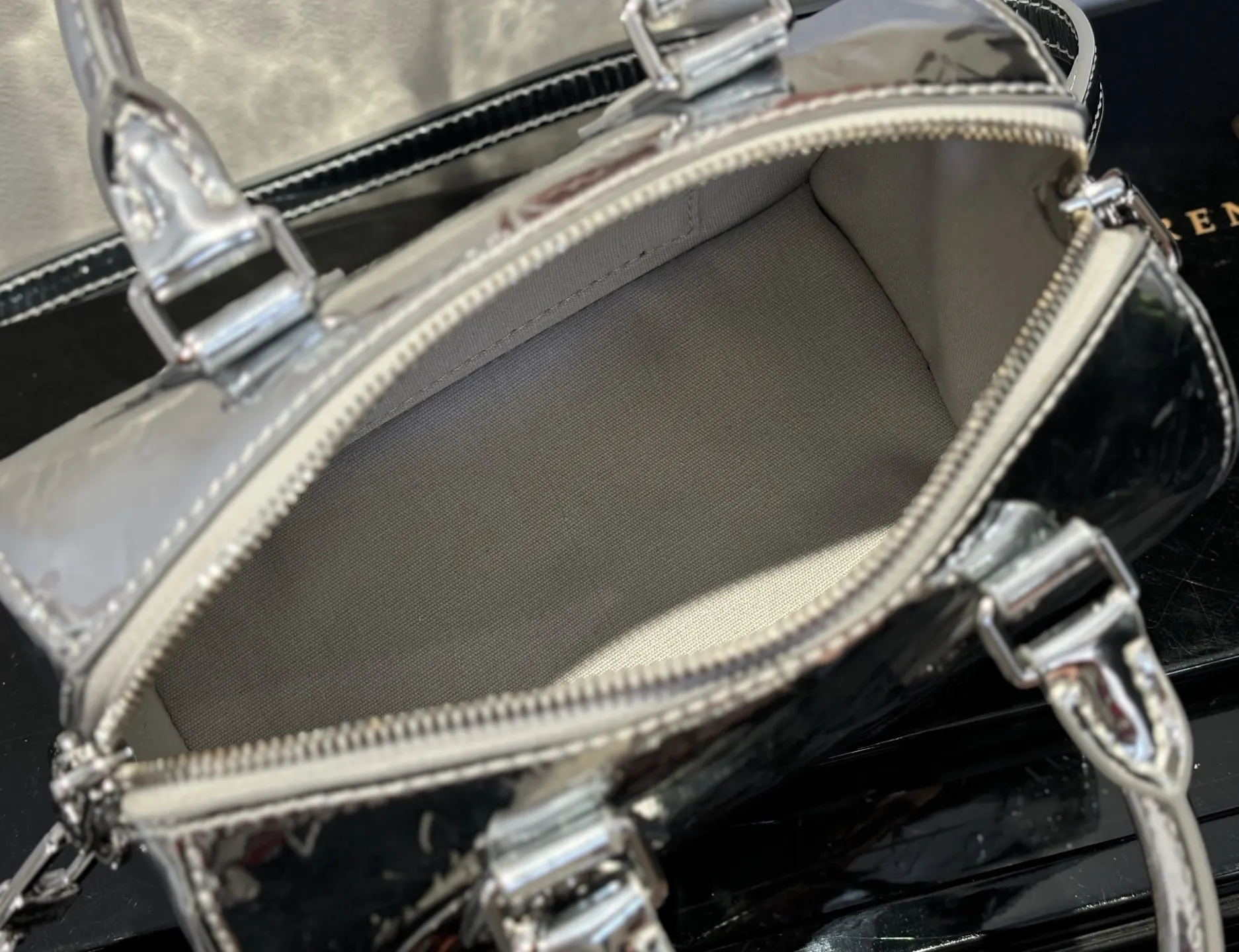 LV Speedy 銀色 帆布 收納包 旅行收納款