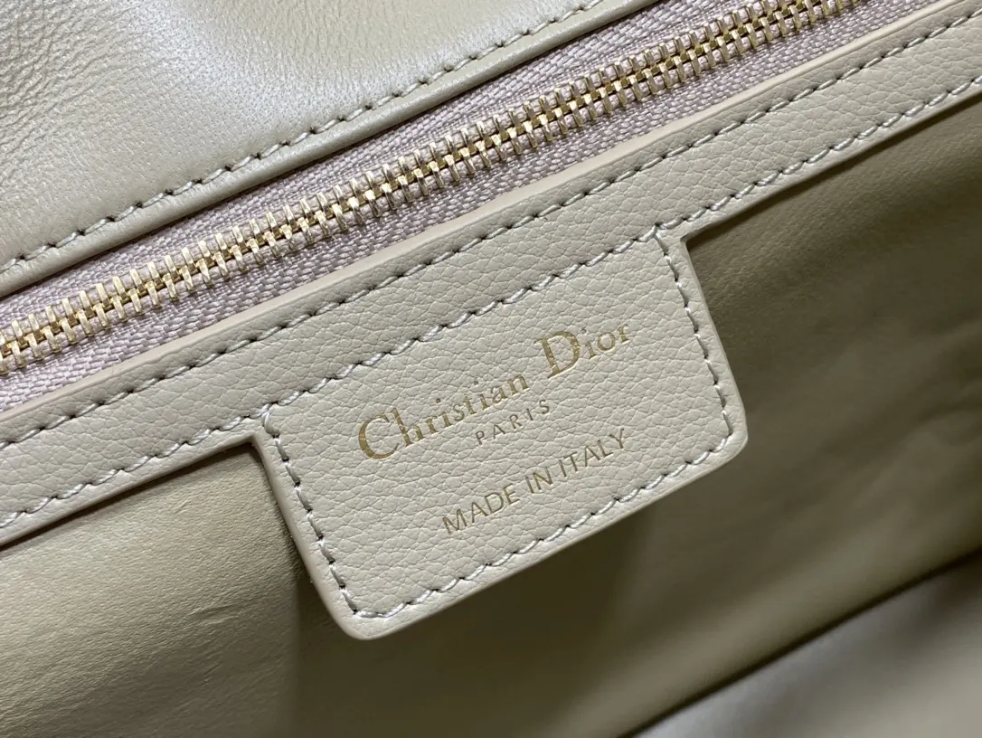 Dior Caro 皮革 鏈條包(數字2) Dior Caro 皮革 鏈條包(數字2)