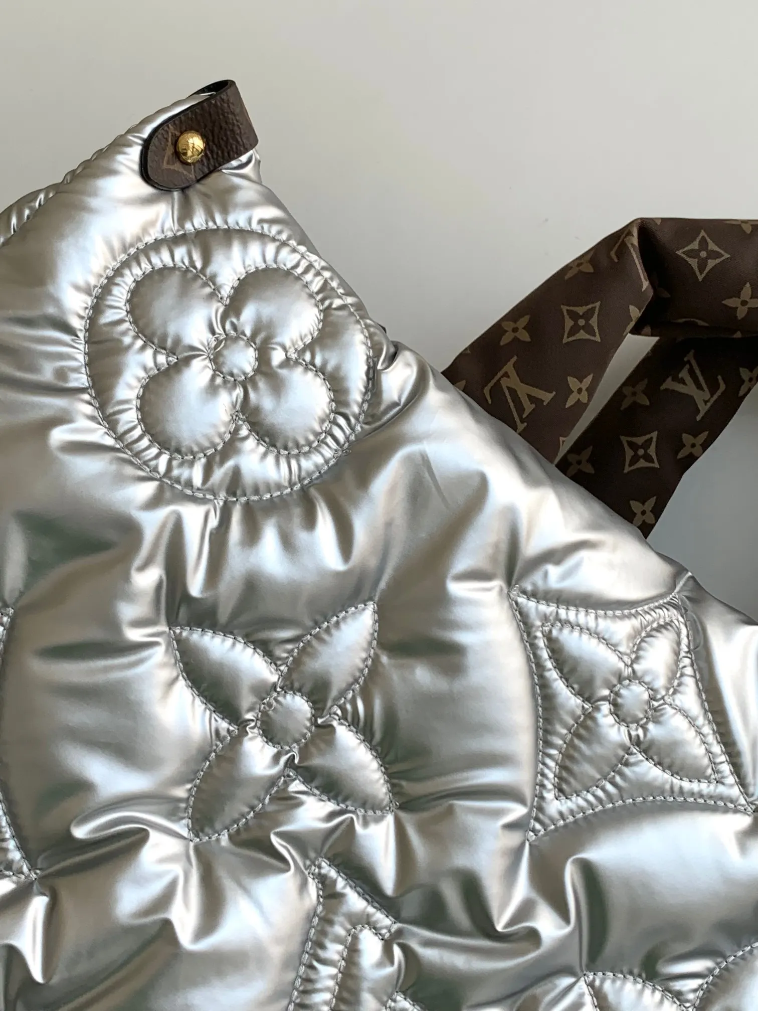 Louis Vuitton OnTheGo 棕色 老花 手提包