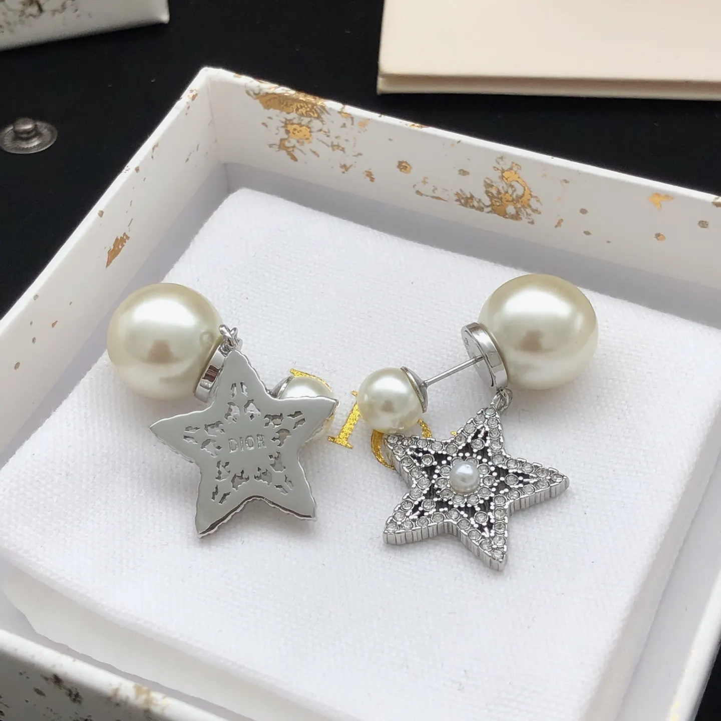 Dior 珍珠星形胸针耳饰套装