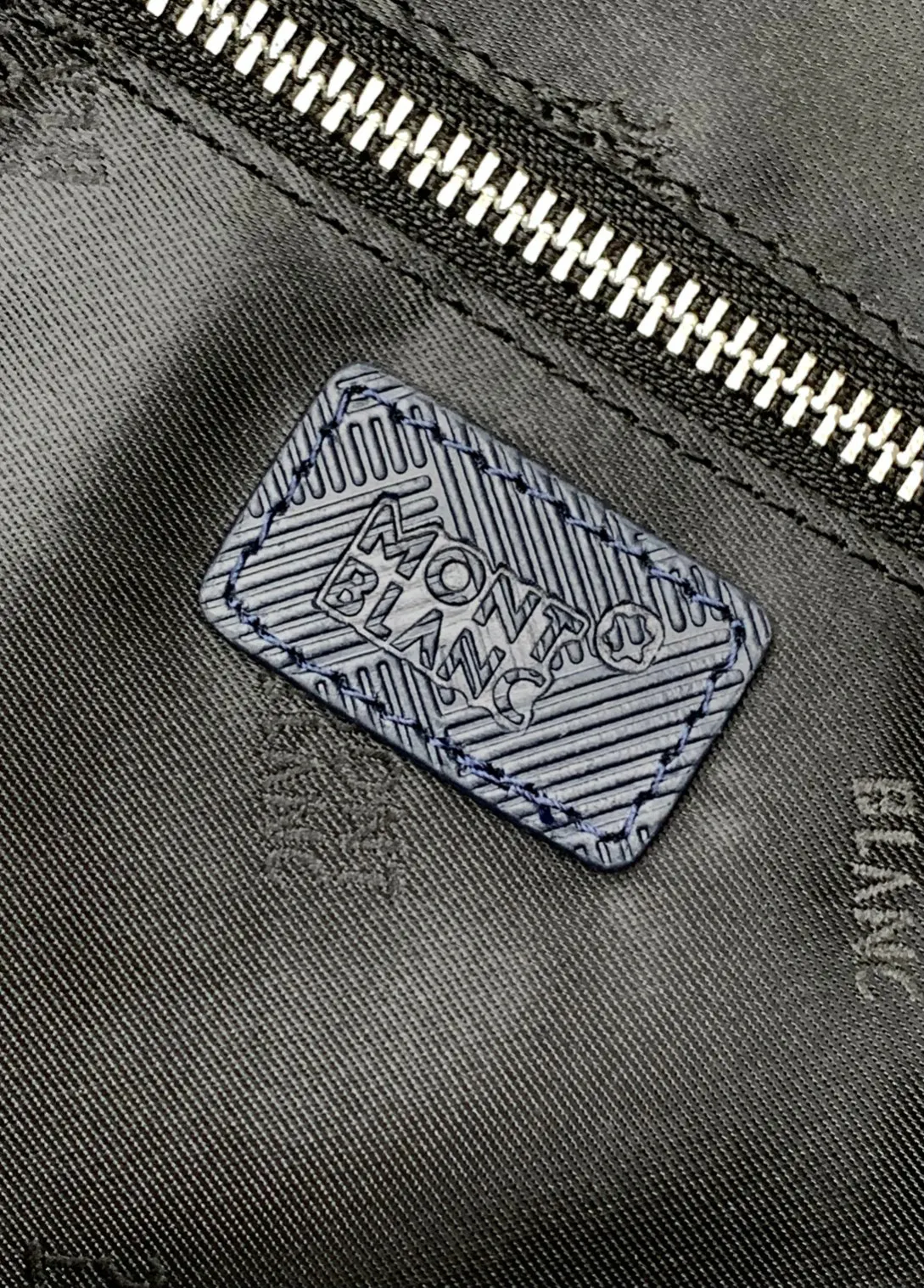 蓝色 牛皮 头层牛皮 高纤维布裡 五金 件 质量超赞 旅行包 大容量旅行款