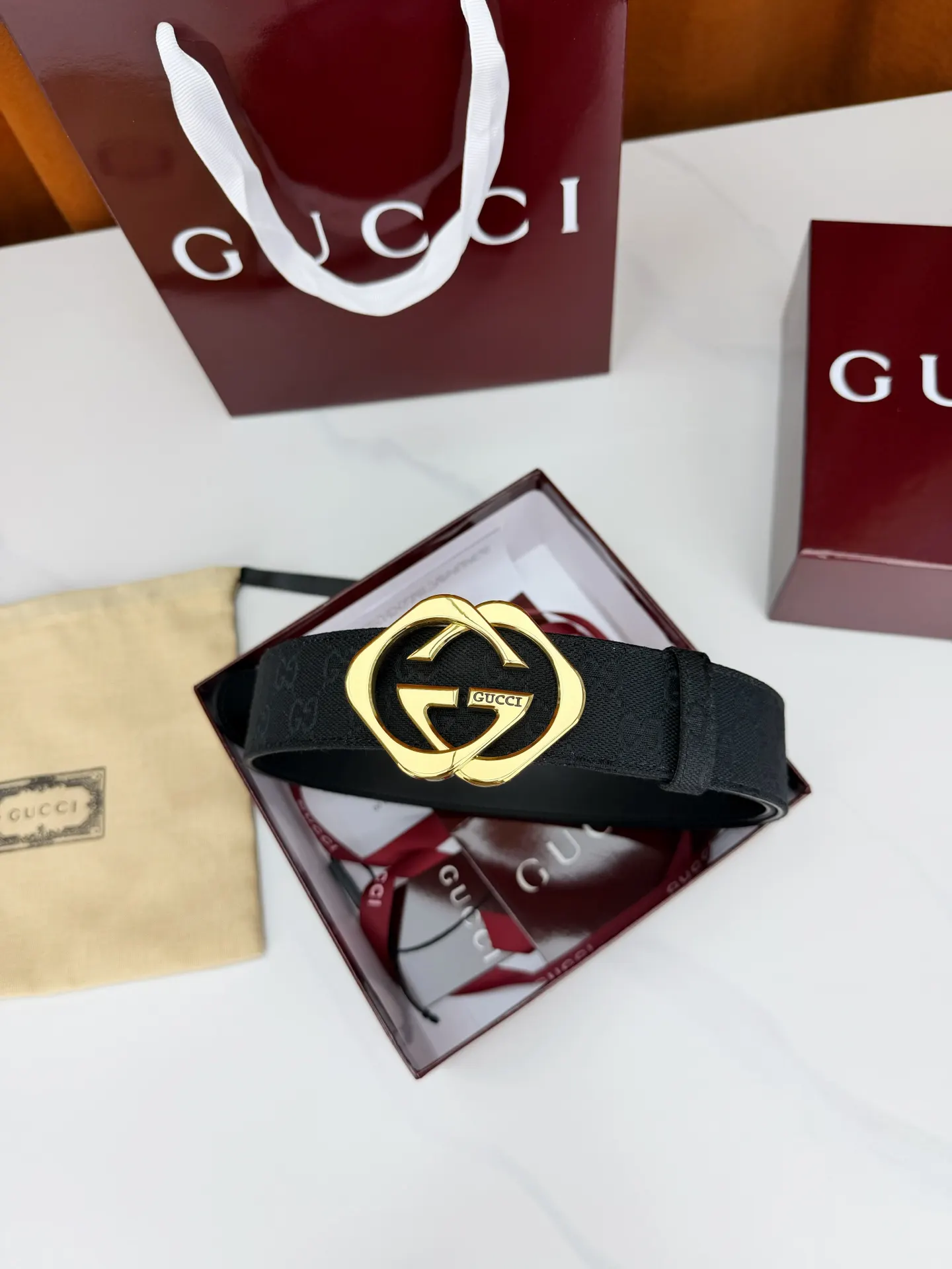 Gucci 双G扣牛皮双面腰带 商务休闲款 老花