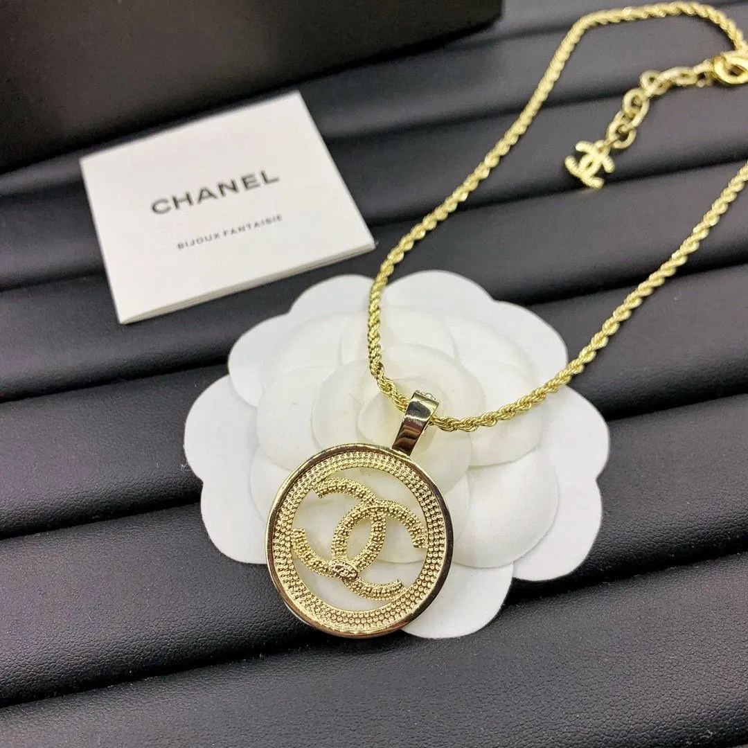Chanel 双C项链