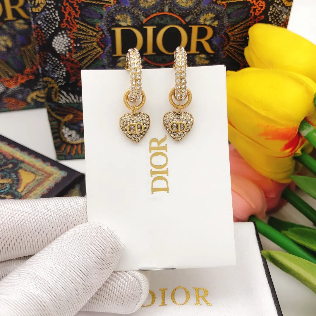 Dior 金色耳环礼盒 精致配饰款