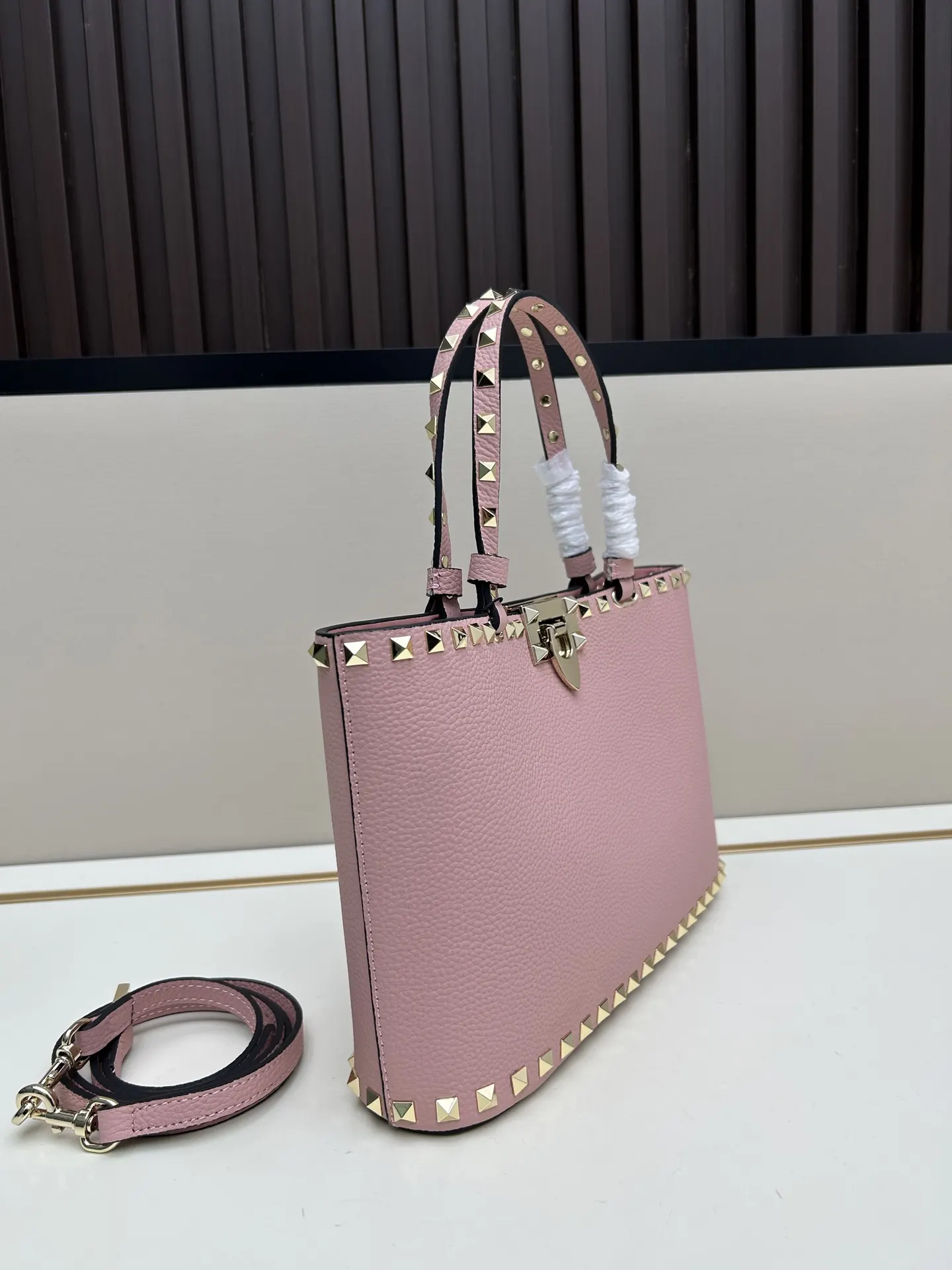 小牛皮 批 上架 VALENT鏈條包 精致鏈條款