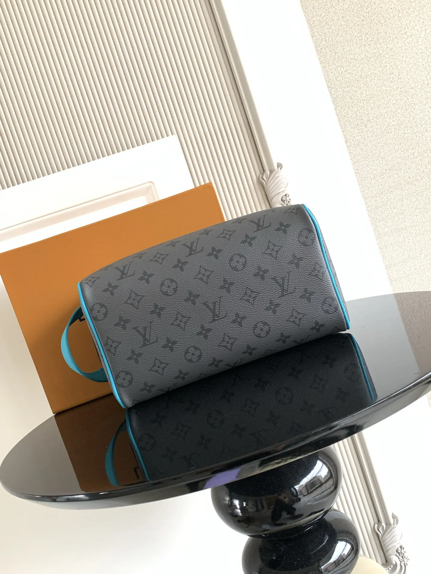 LV 牛皮 收纳包 旅行收纳款