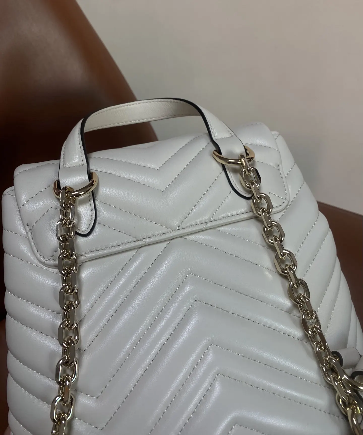 Gucci Marmont 白色 羊皮 雙肩包 实用雙肩款(數字10) Gucci Marmont 白色 羊皮 雙肩包 实用雙肩款(數字10)