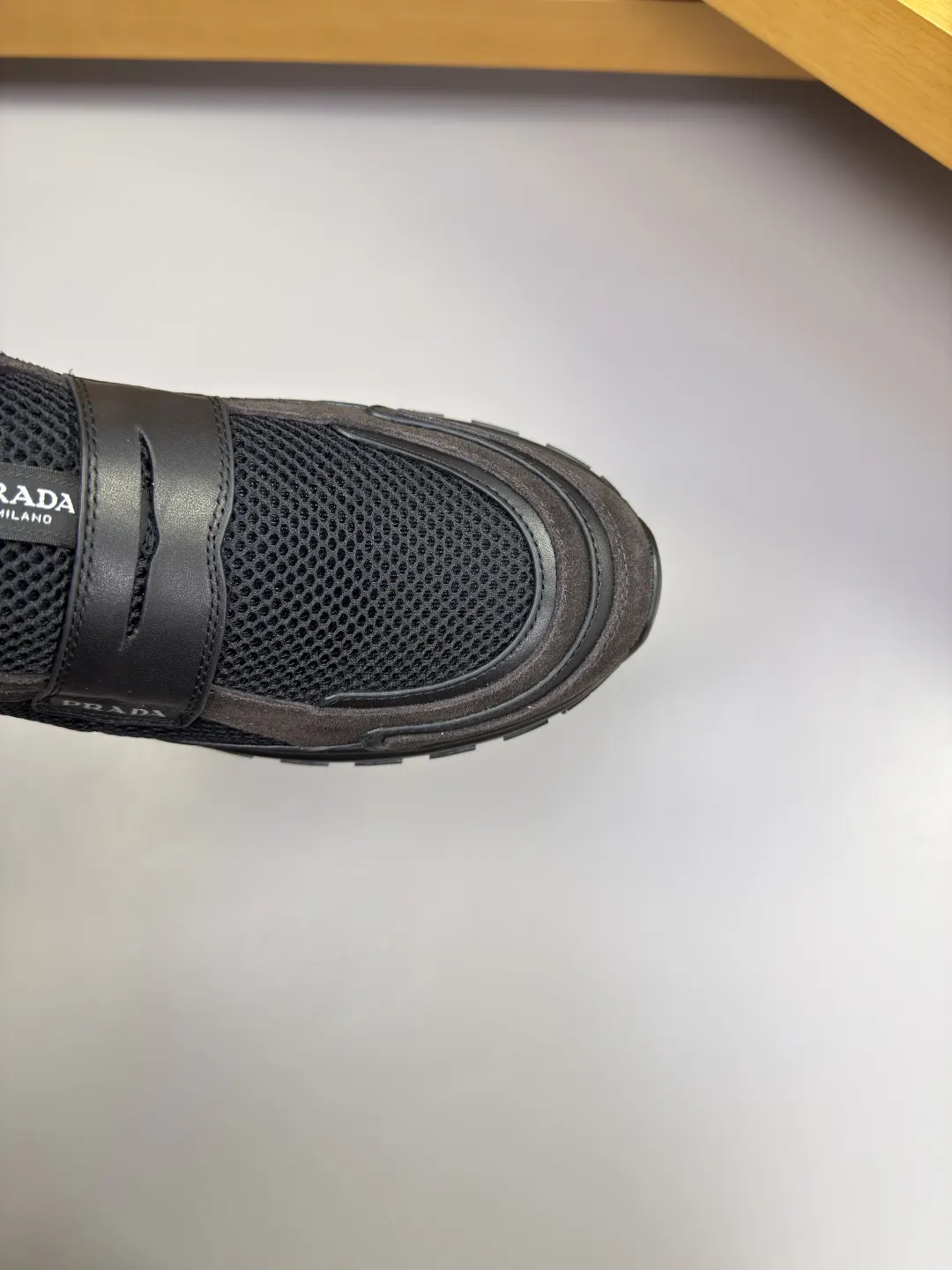 Prada 牛皮 帆布 Logo 运动鞋 休闲运动