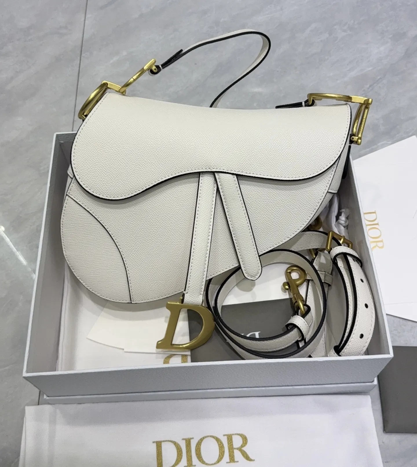 Dior 牛皮 斜挎包 轻便斜挎款