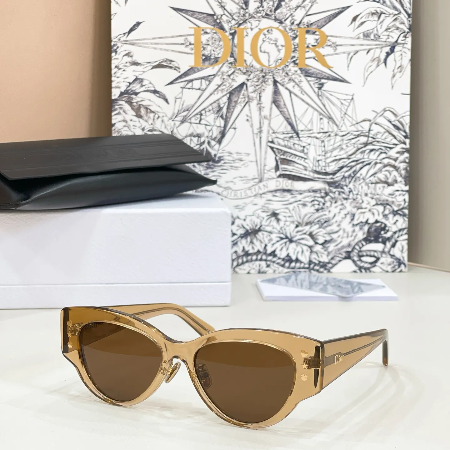 Dior 黑色宽框太阳镜 复古遮阳款