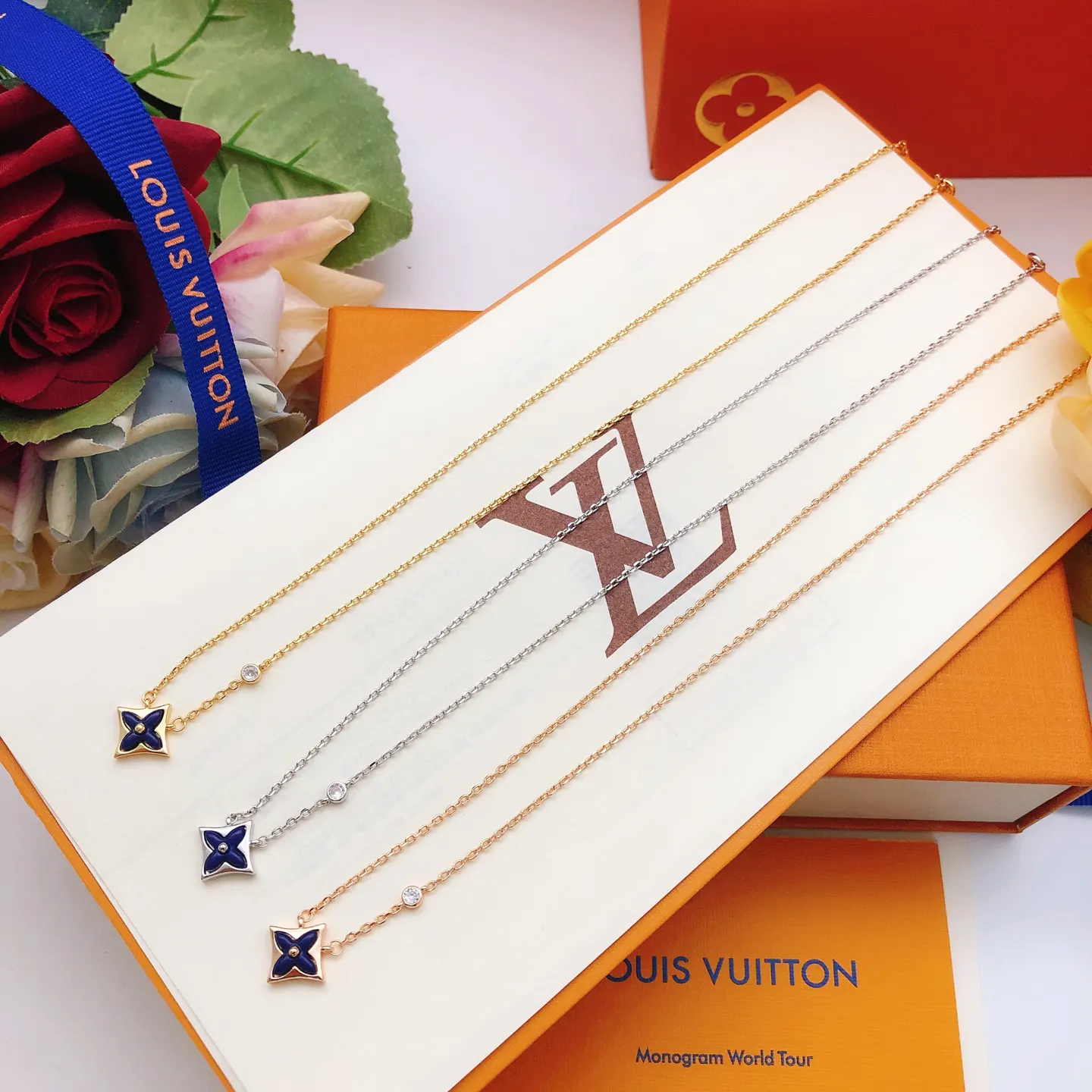 LV 蓝色 贝母 项链 精致锁骨链款
