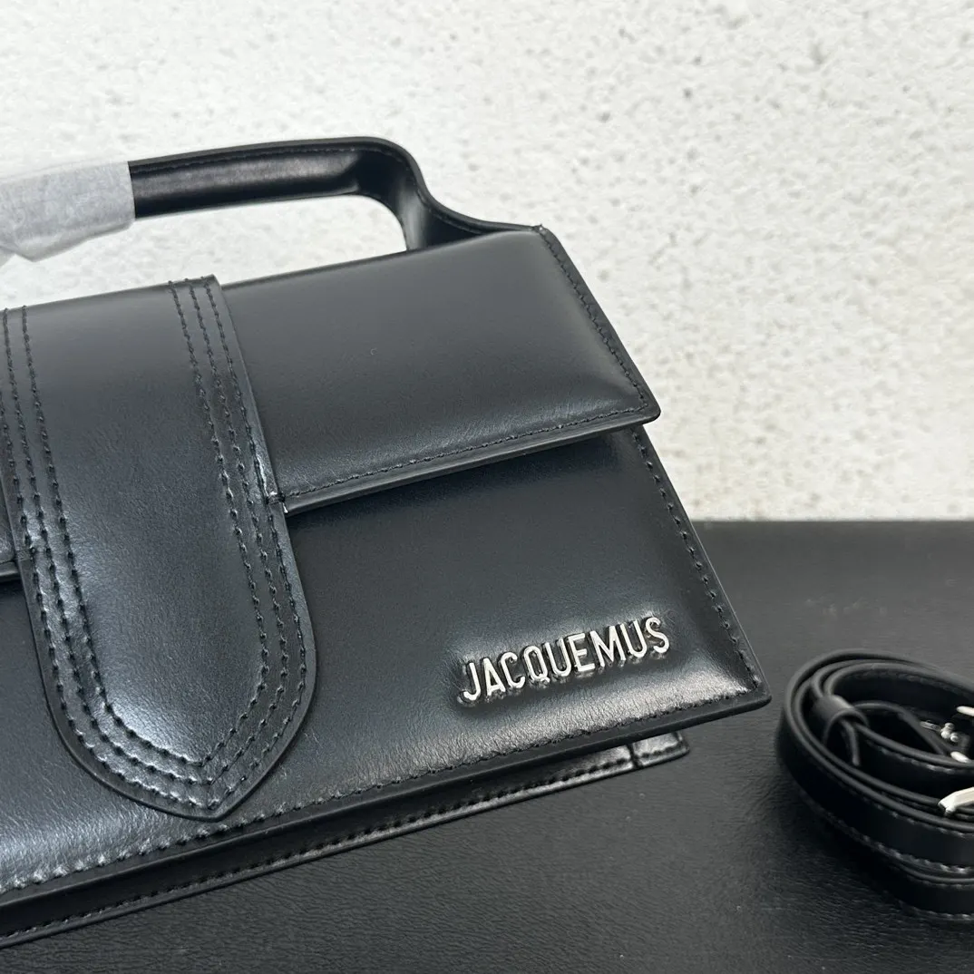Jacquemus 銀扣手提單肩包 独特的包 日常單肩背款