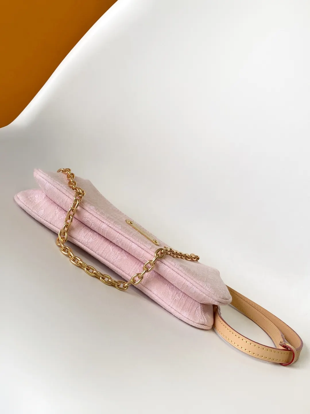 Louis Vuitton Pink Gold Chain Bag Leather
