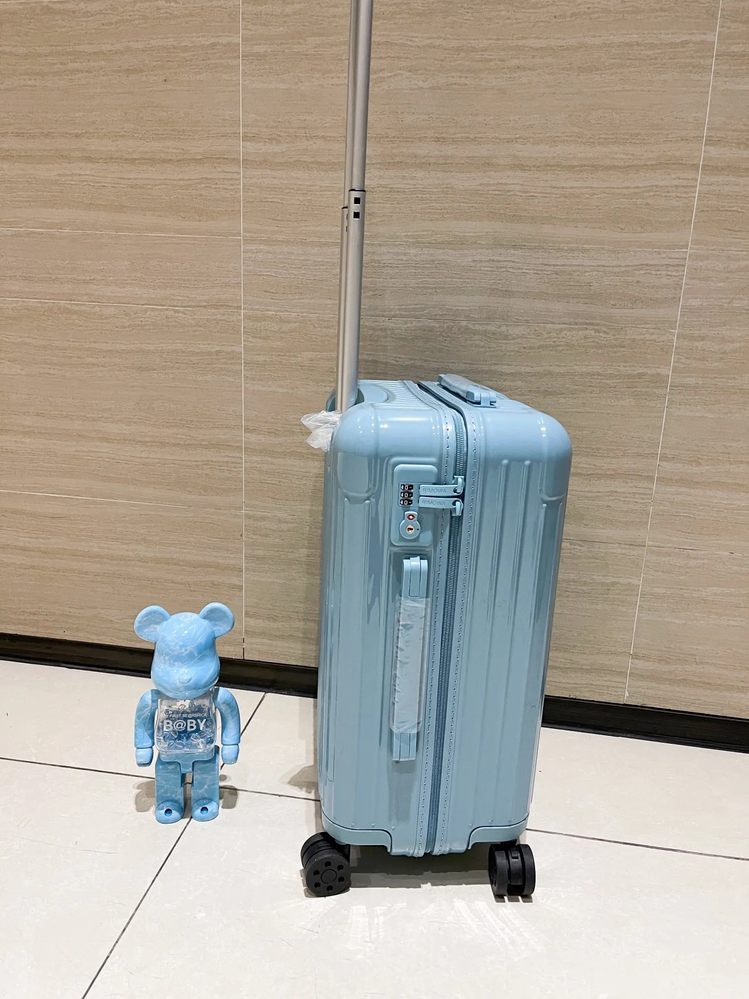 黑色 白色 日默瓦rimowa拉杆箱行李箱登机箱旅行箱方胖子運動 旅行拉杆款 輕便出行款