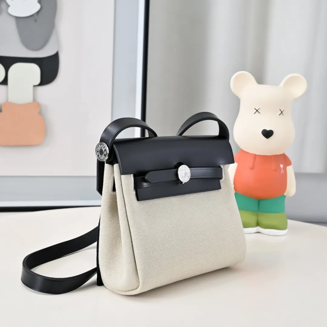Hermès 雙肩包(數字3) Hermès 雙肩包(數字3)