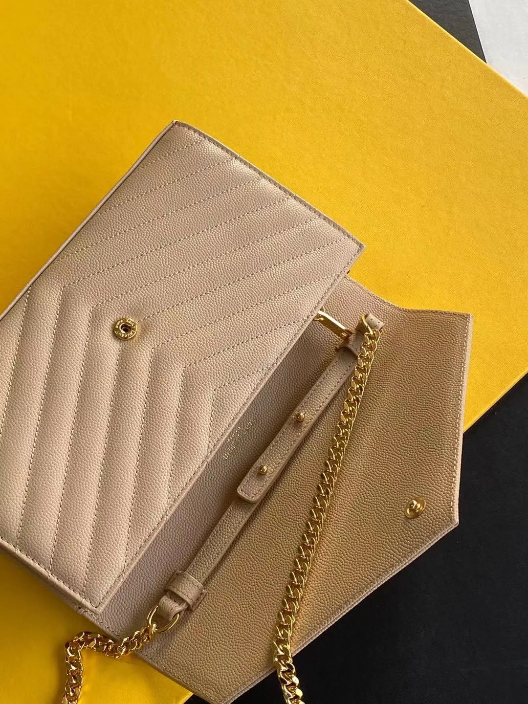 Chain Bag Leather