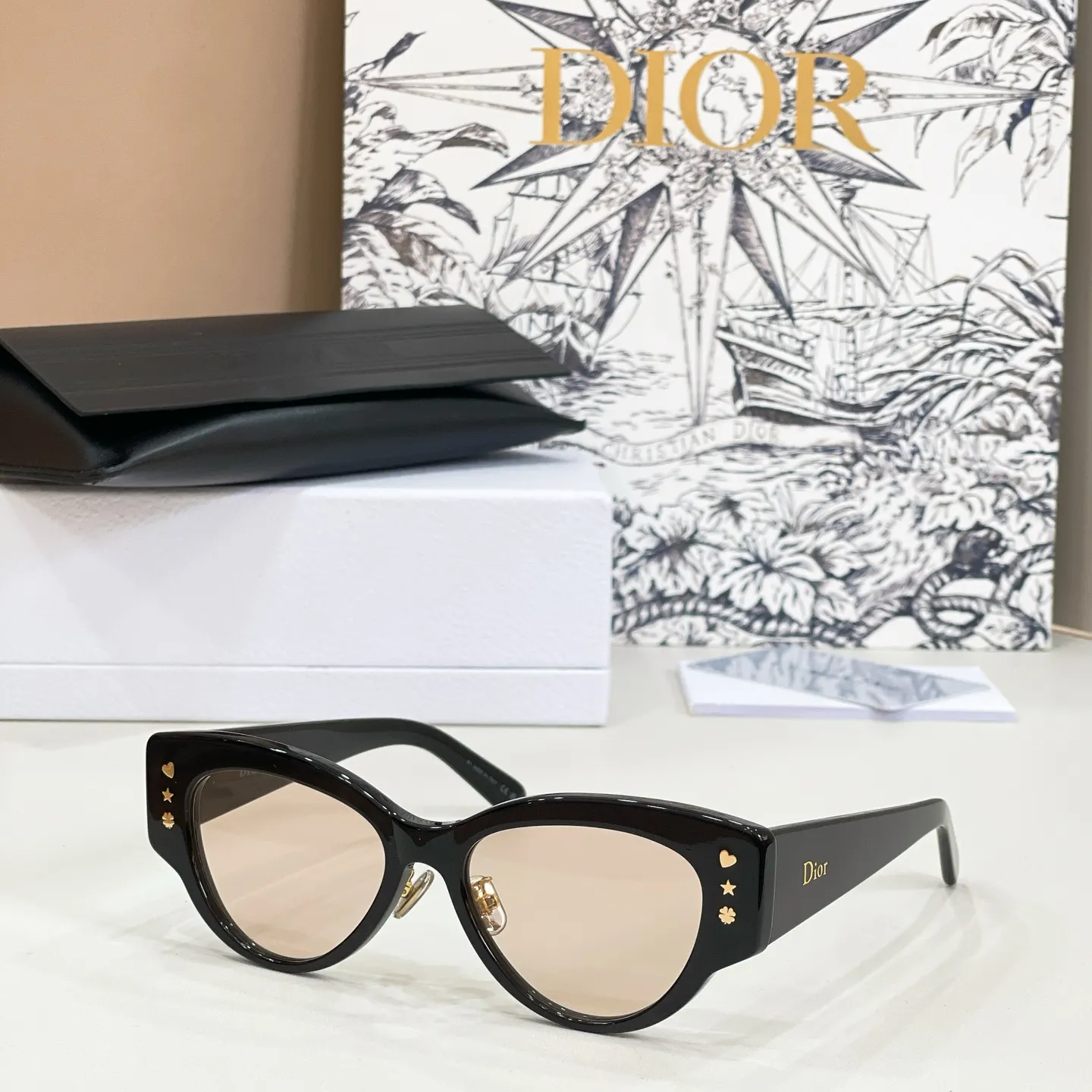 Dior 黑色宽框太阳镜 复古遮阳款