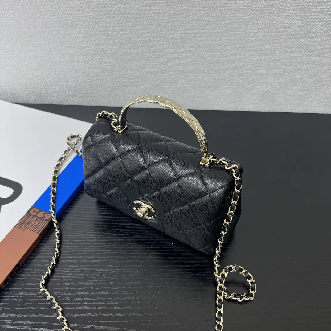 Chanel 黑色牛皮翻蓋鏈條包 金扣