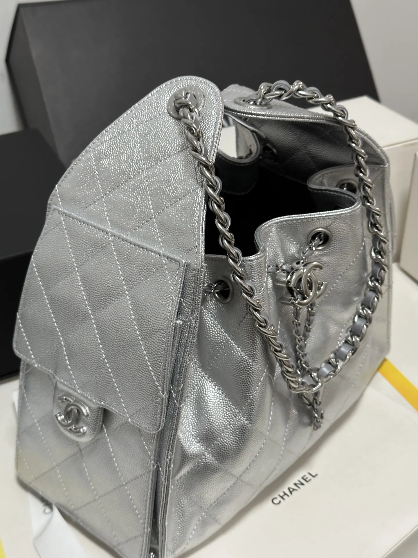 White Silver Hobo Shoulder Bag Vintage Leather
