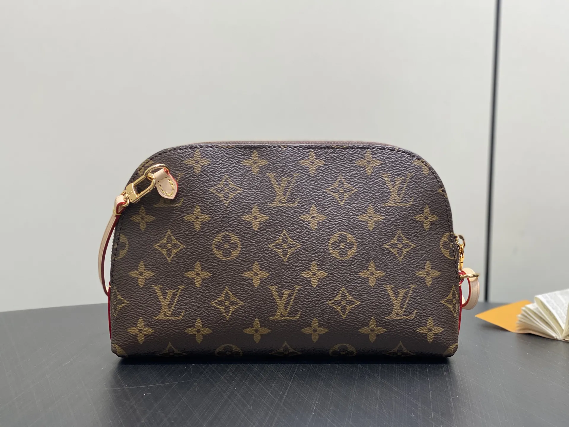 Gold Monogram Hobo Shoulder Bag Vintage Leather