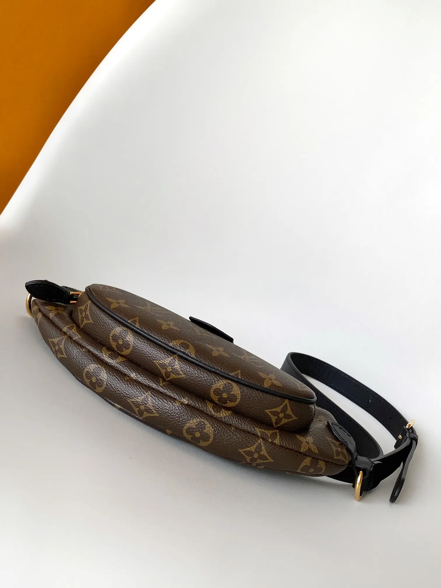 LV 老花 帆布 腰包 休閒腰包款