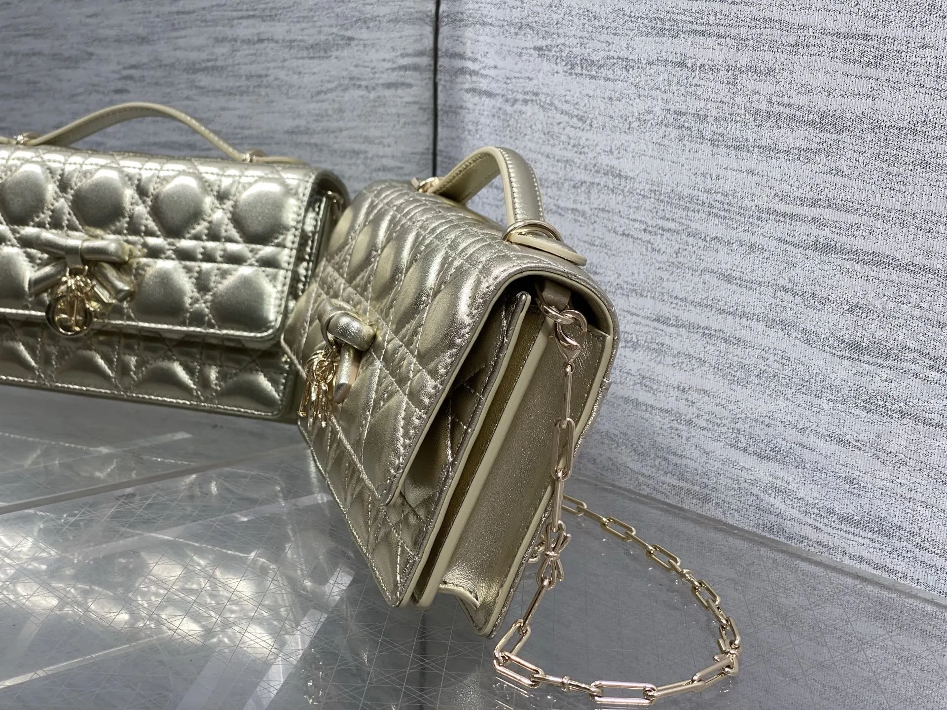 Dior 银色羊皮手拿包 亮面晚宴