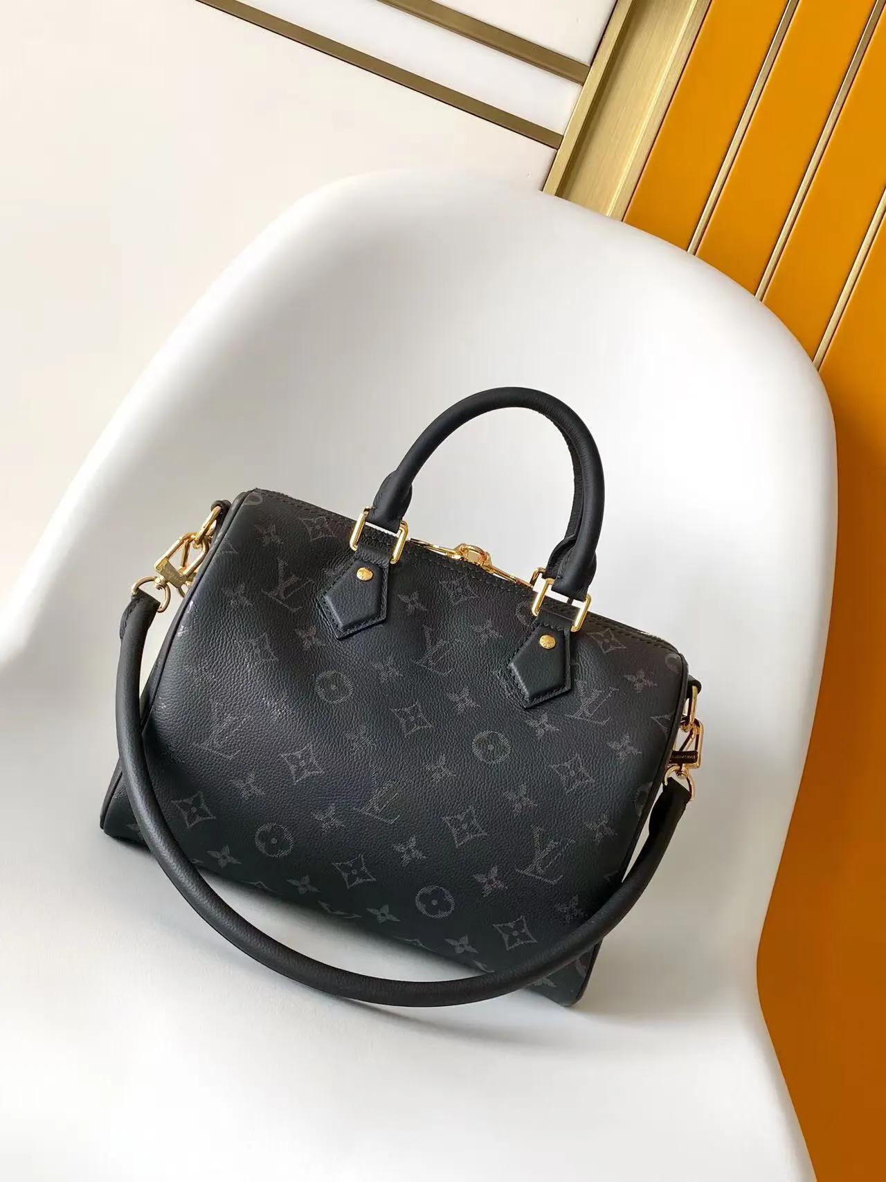 LV Speedy 黑色 白色 牛皮 收納包 旅行收納款