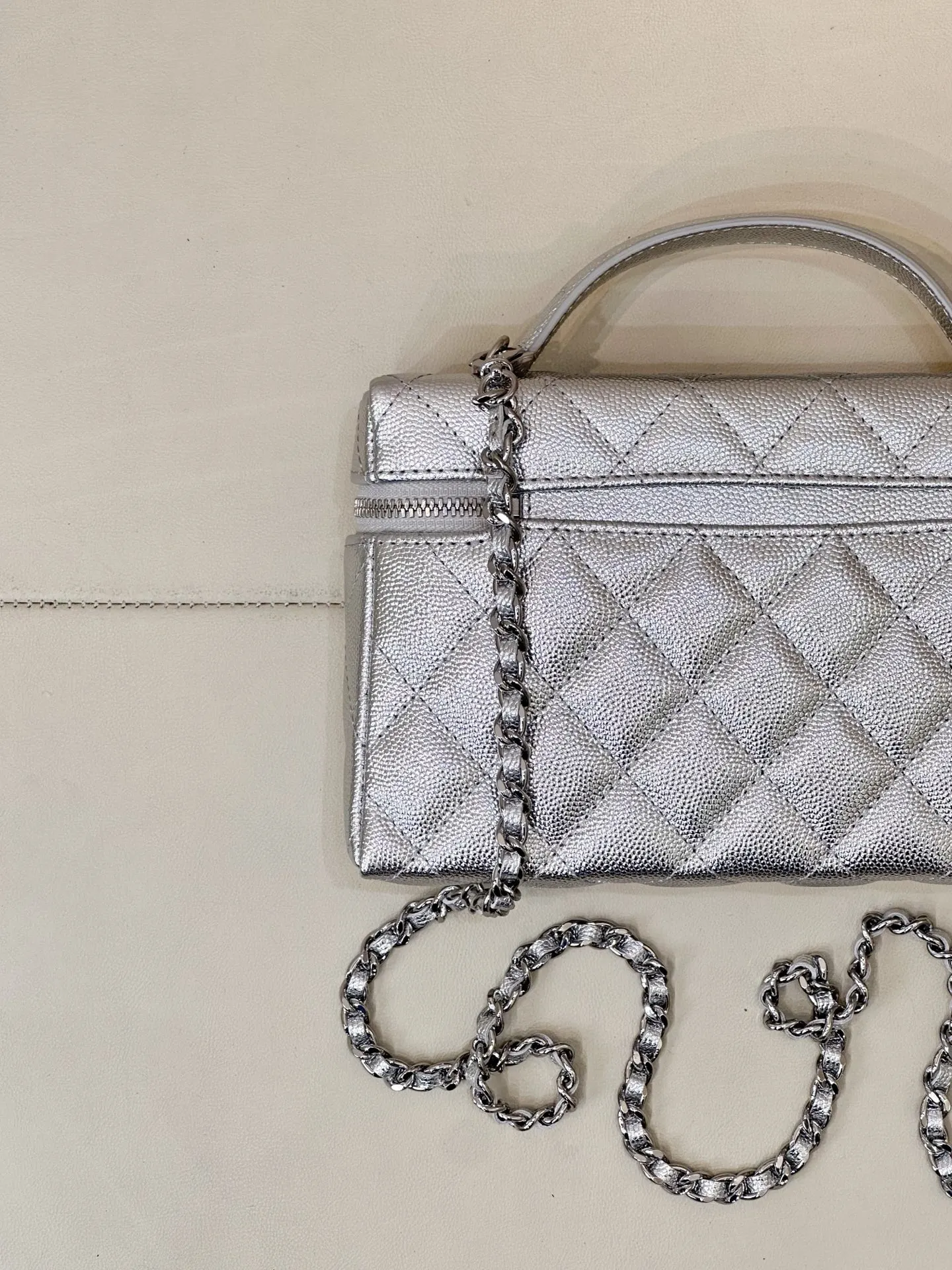Chanel 浅蓝色小羊皮菱格链条包 金扣 复古