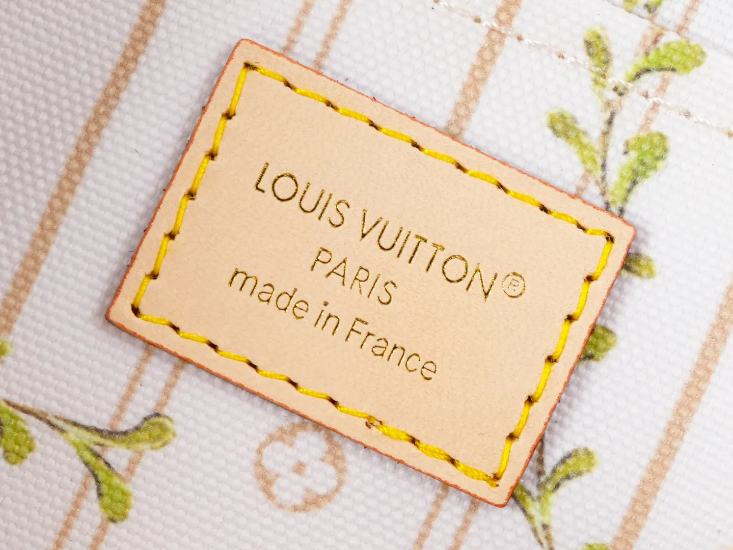 Louis Vuitton Gold Chain Bag Canvas