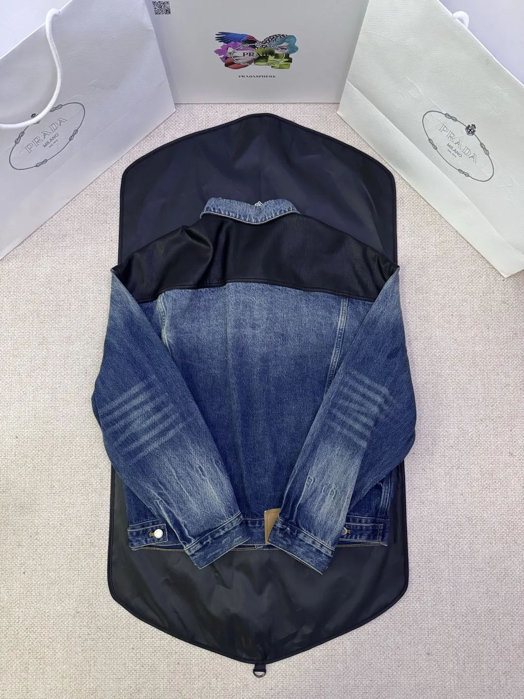 PRADA 皮革 牛仔 三角标 夹克外套 通勤休闲款