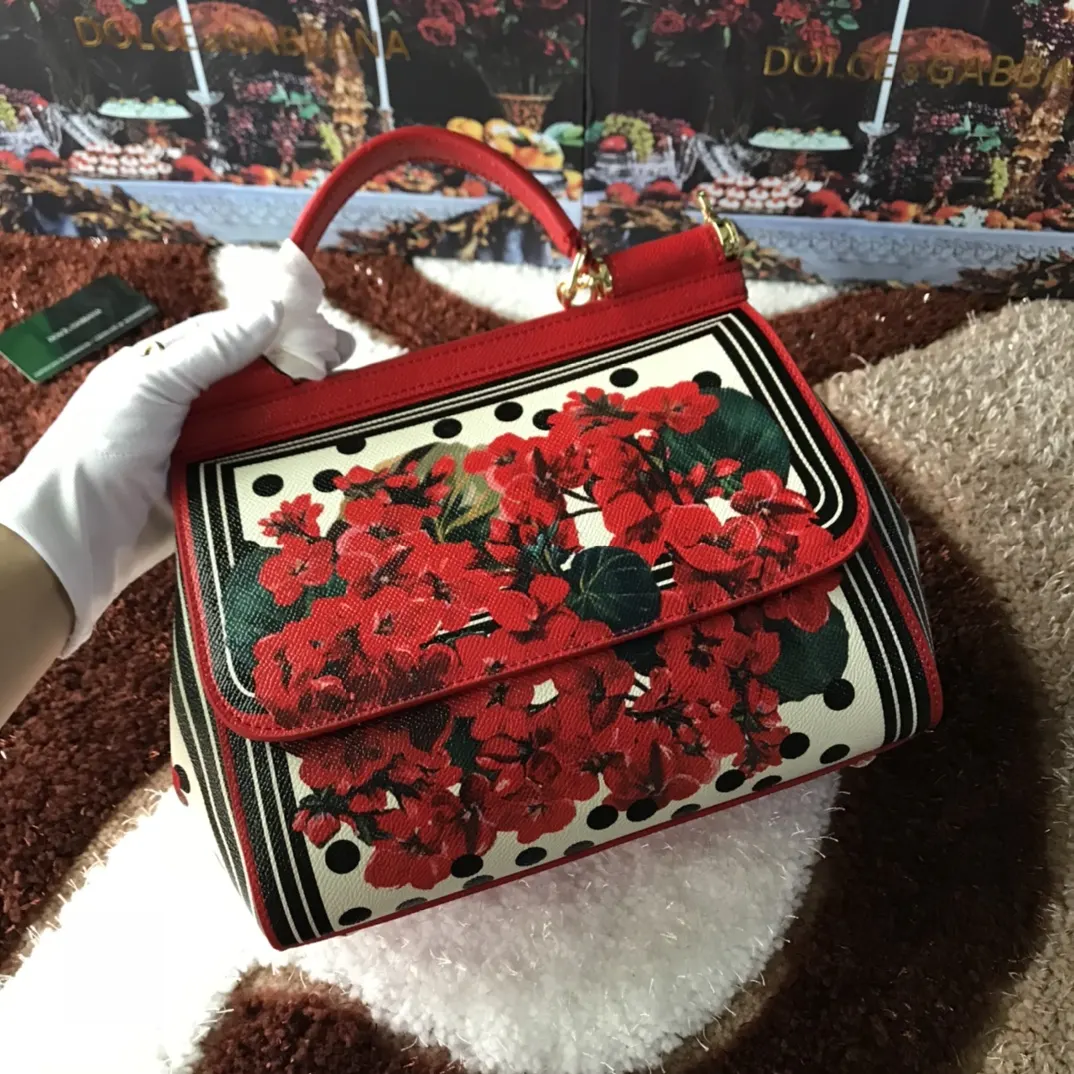 牛皮 Dolce Gabbana 牛皮印花 可 斜背包 輕便斜挎款