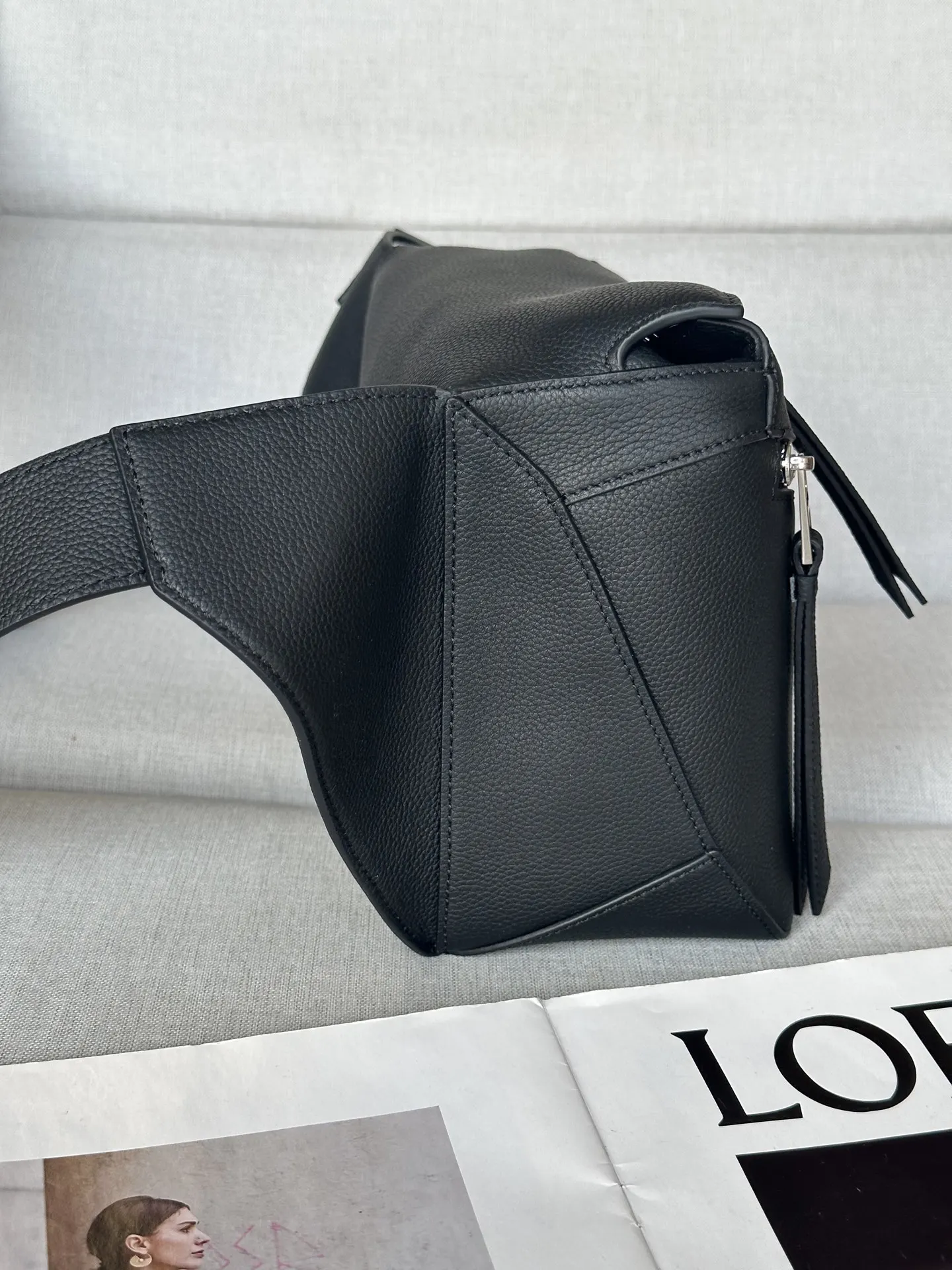 Loewe Puzzle 牛皮 腰包 休闲腰包款