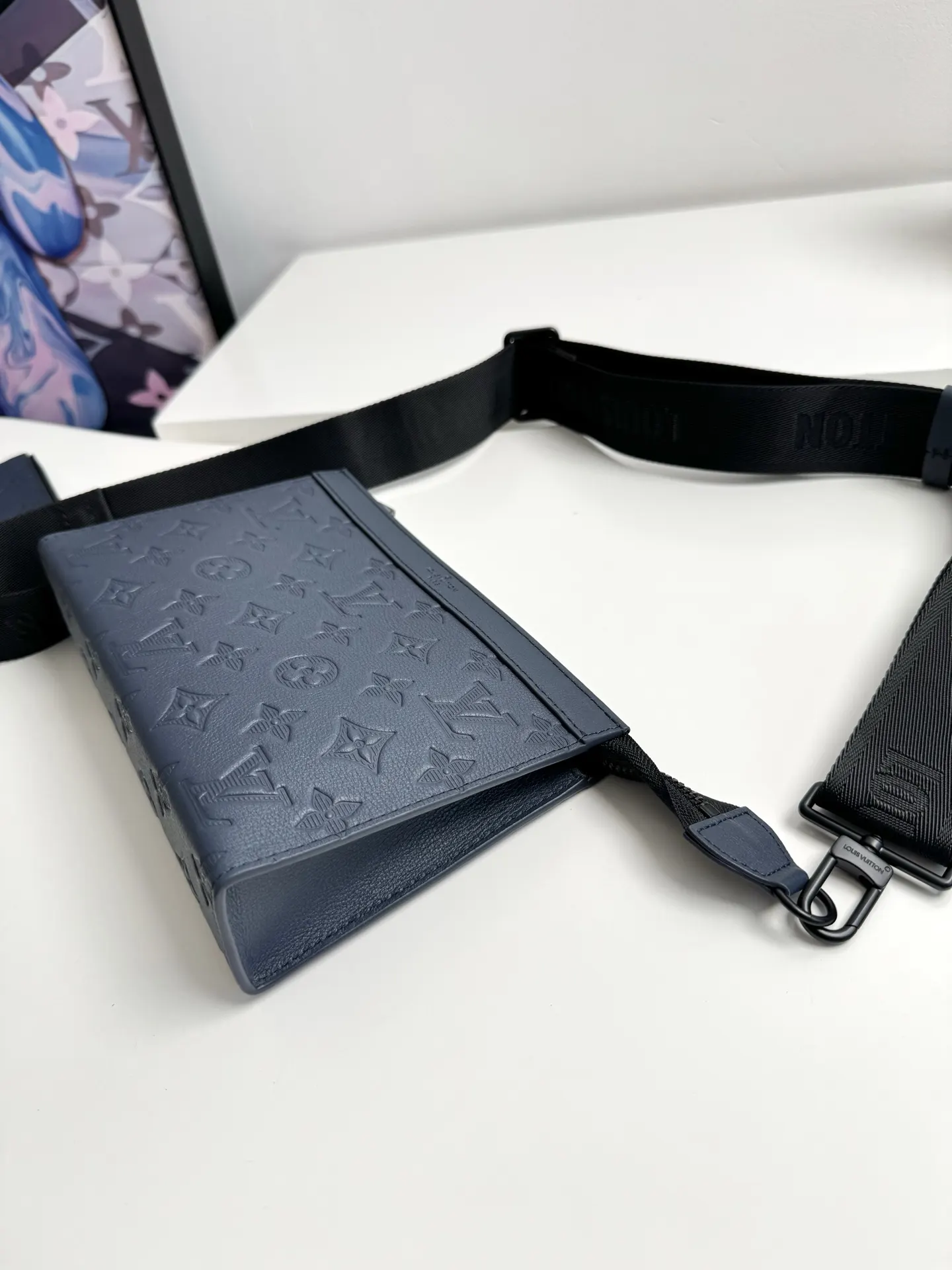 LV 深藍 Mo手拿包 精致手拿款