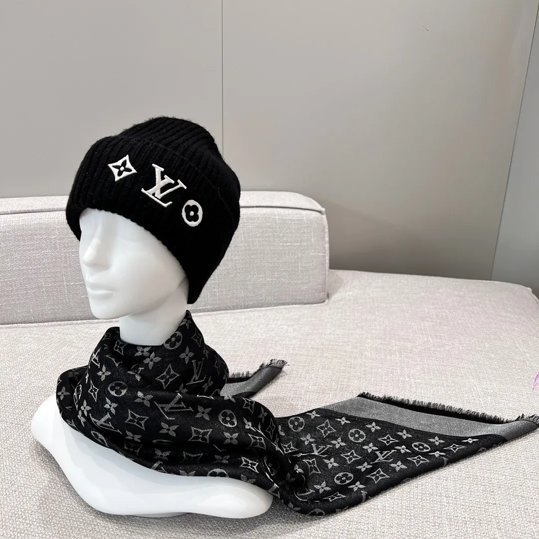 Louis Vuitton 黑色 羊毛 提花 Mo披肩 保暖披肩 围巾