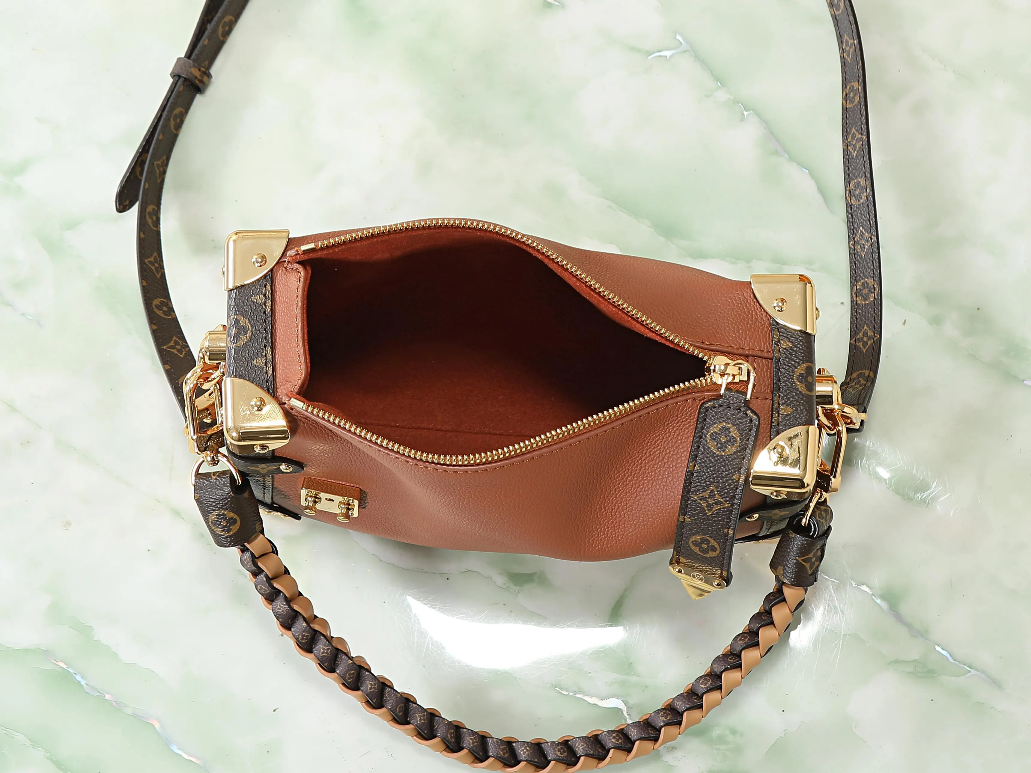 LV gold, handbag Image 8 LV gold, handbag Image 8