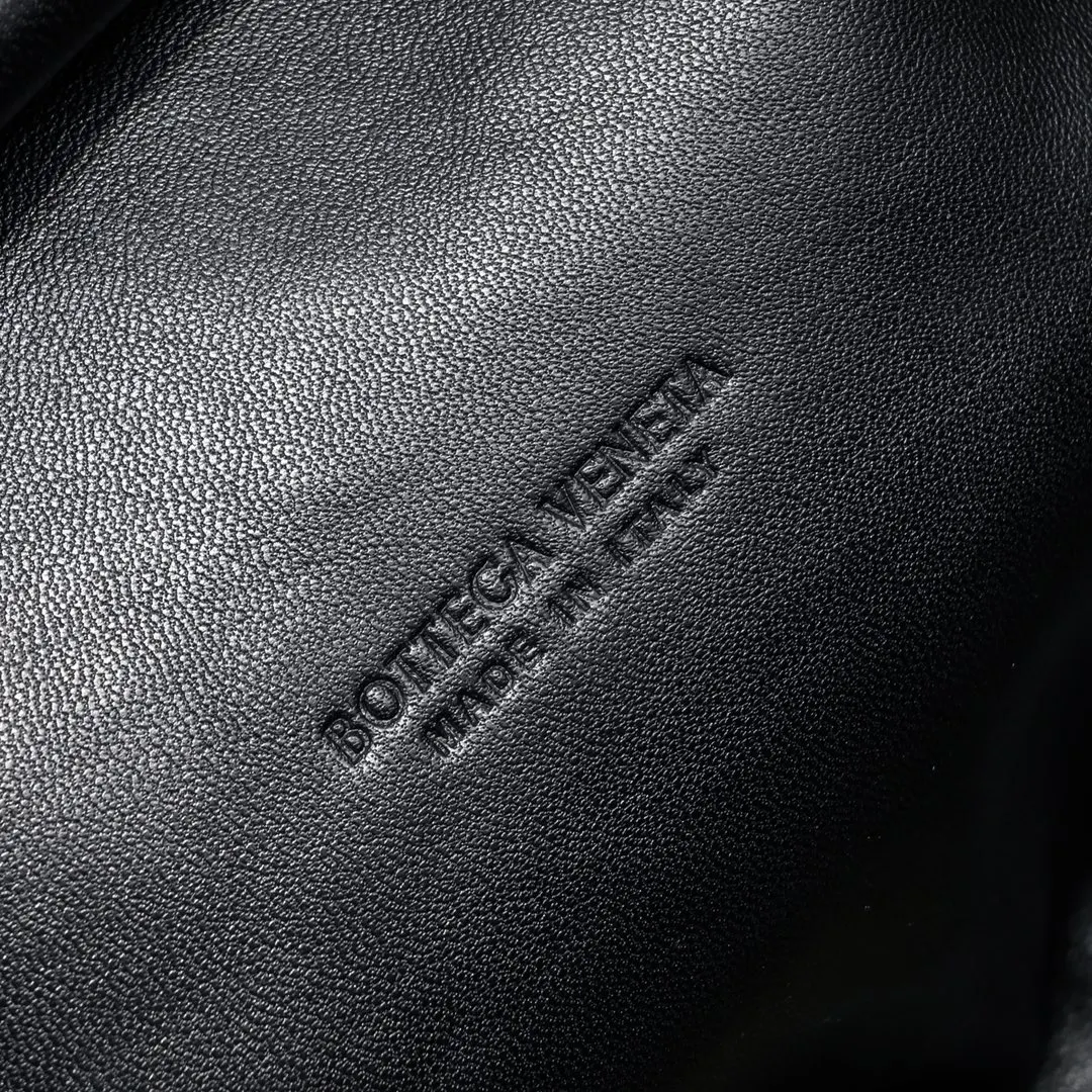 Bottega Veneta 羊皮 鏈條包 精致鏈條款