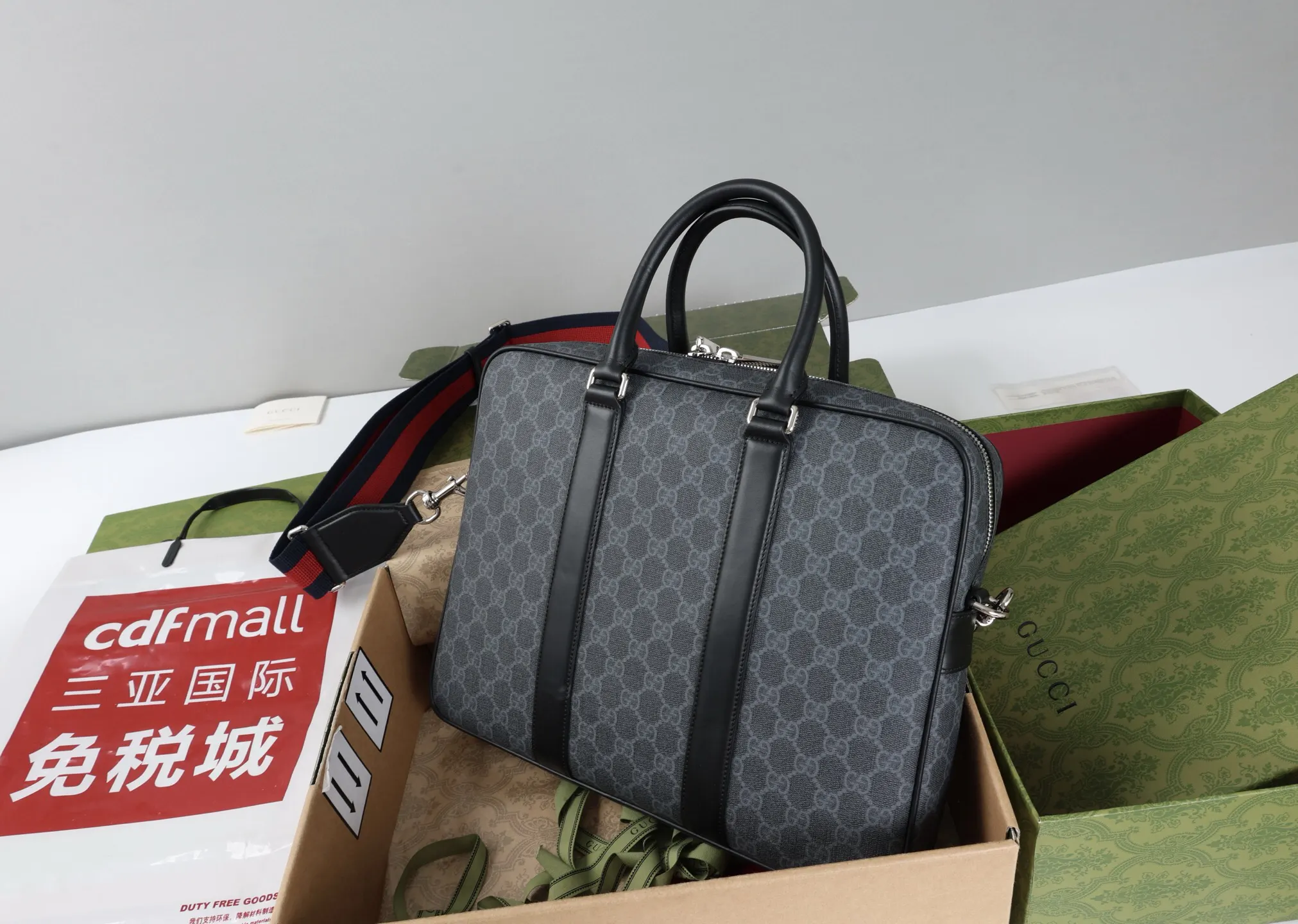 黑色 灰色 皮革 热卖公文包系列 商务通勤款