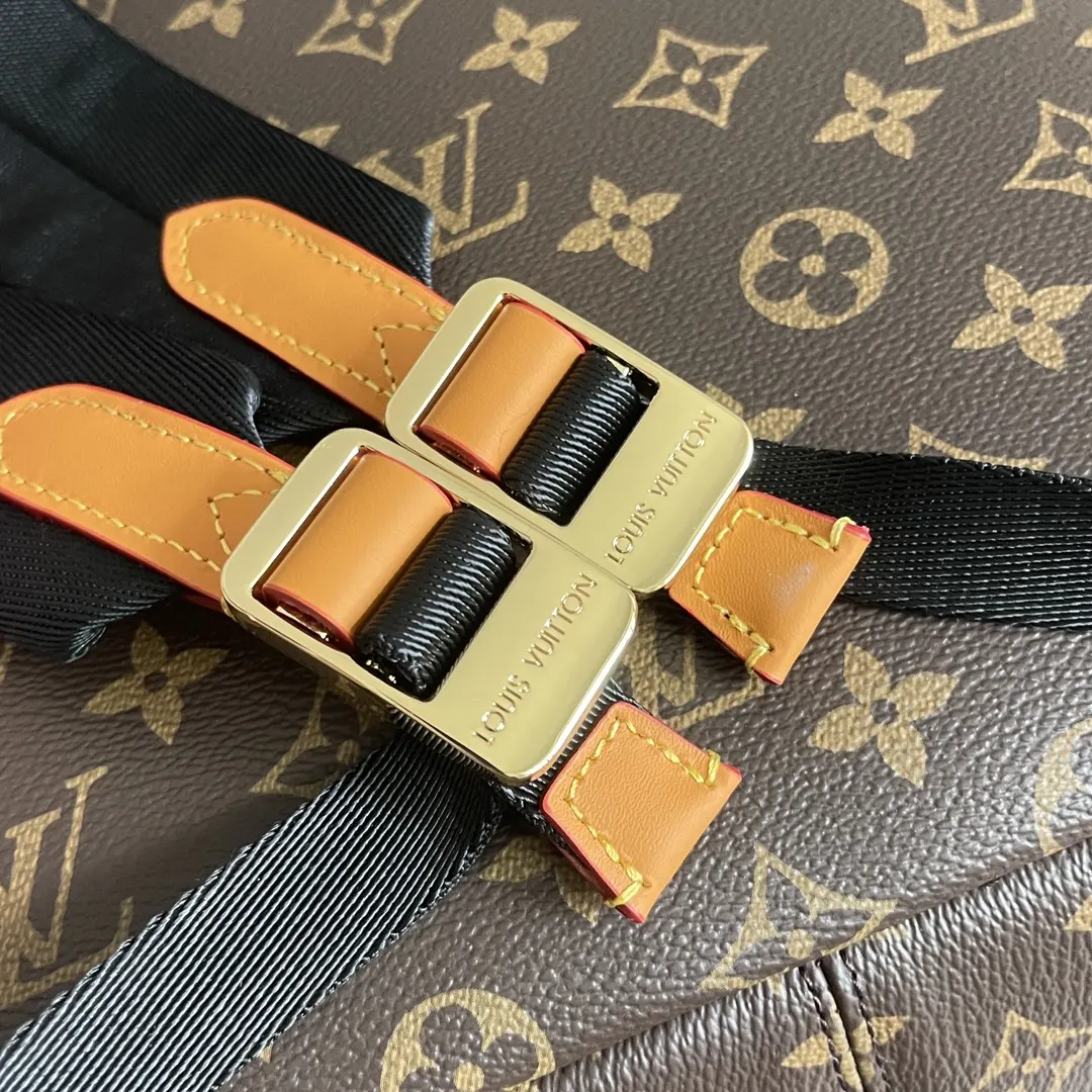 牛皮 充裕空间可容纳 寸笔记本 工装前袋便于存放小型 雙肩包 实用雙肩款