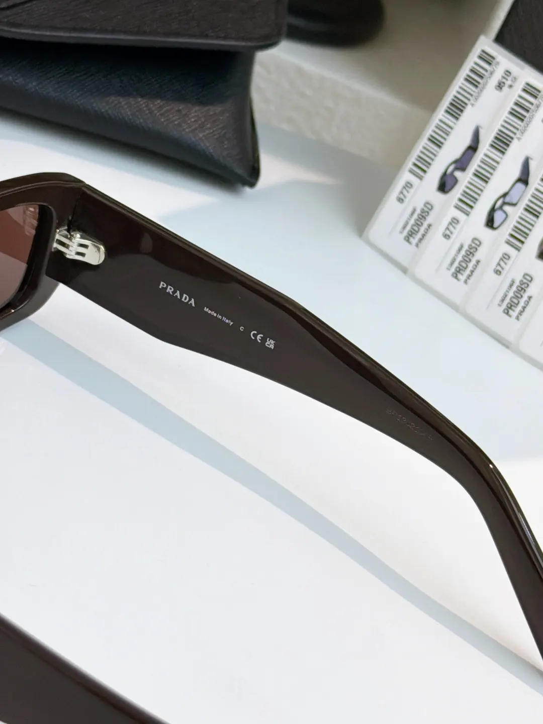 PRADA OPR D09SD 太阳眼镜 时尚遮阳款