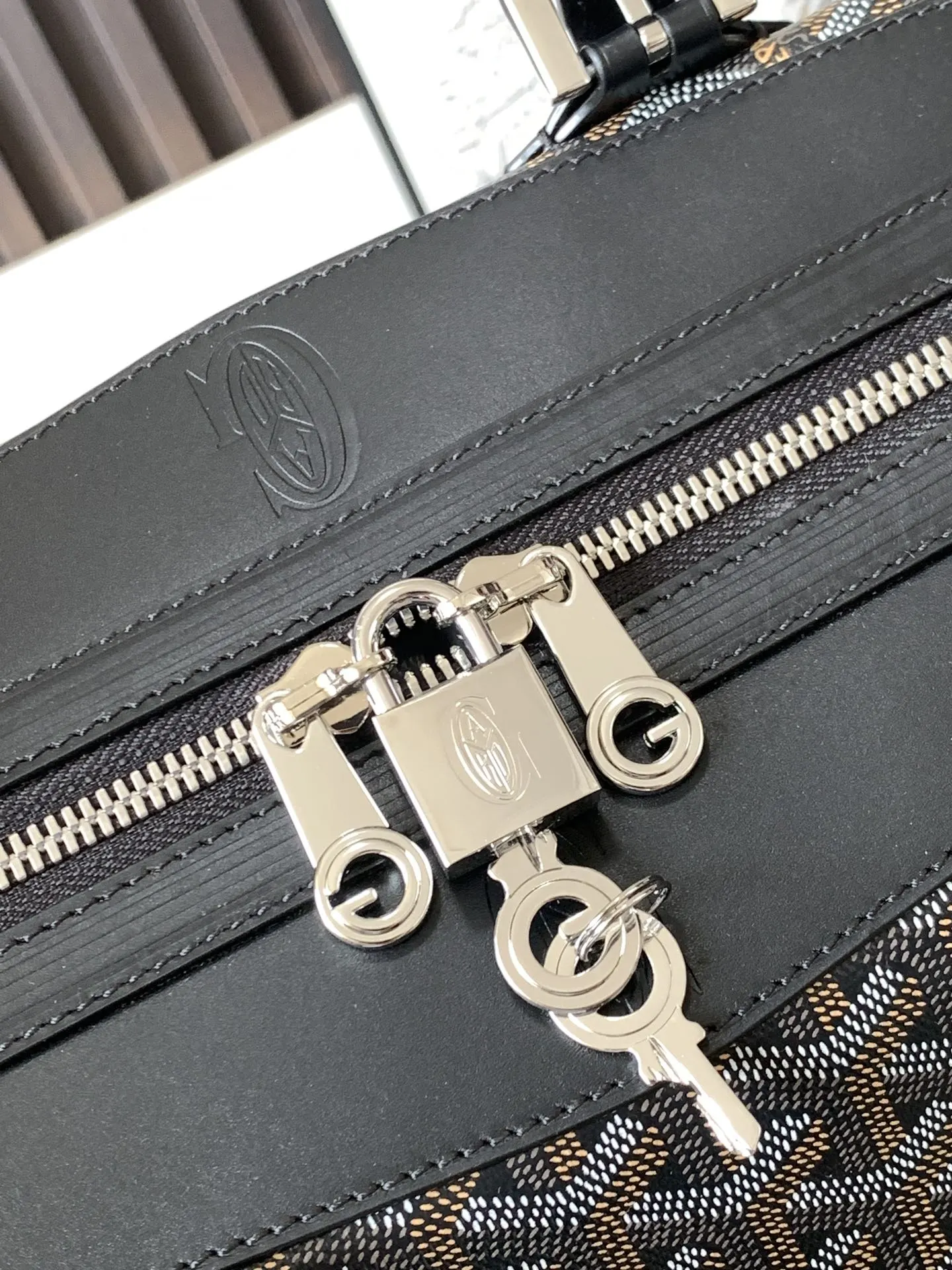 Goyard 黑色 它的提手可调节长度 可确保手提时的舒适度 并且开口两 旅行包 大容量旅行款