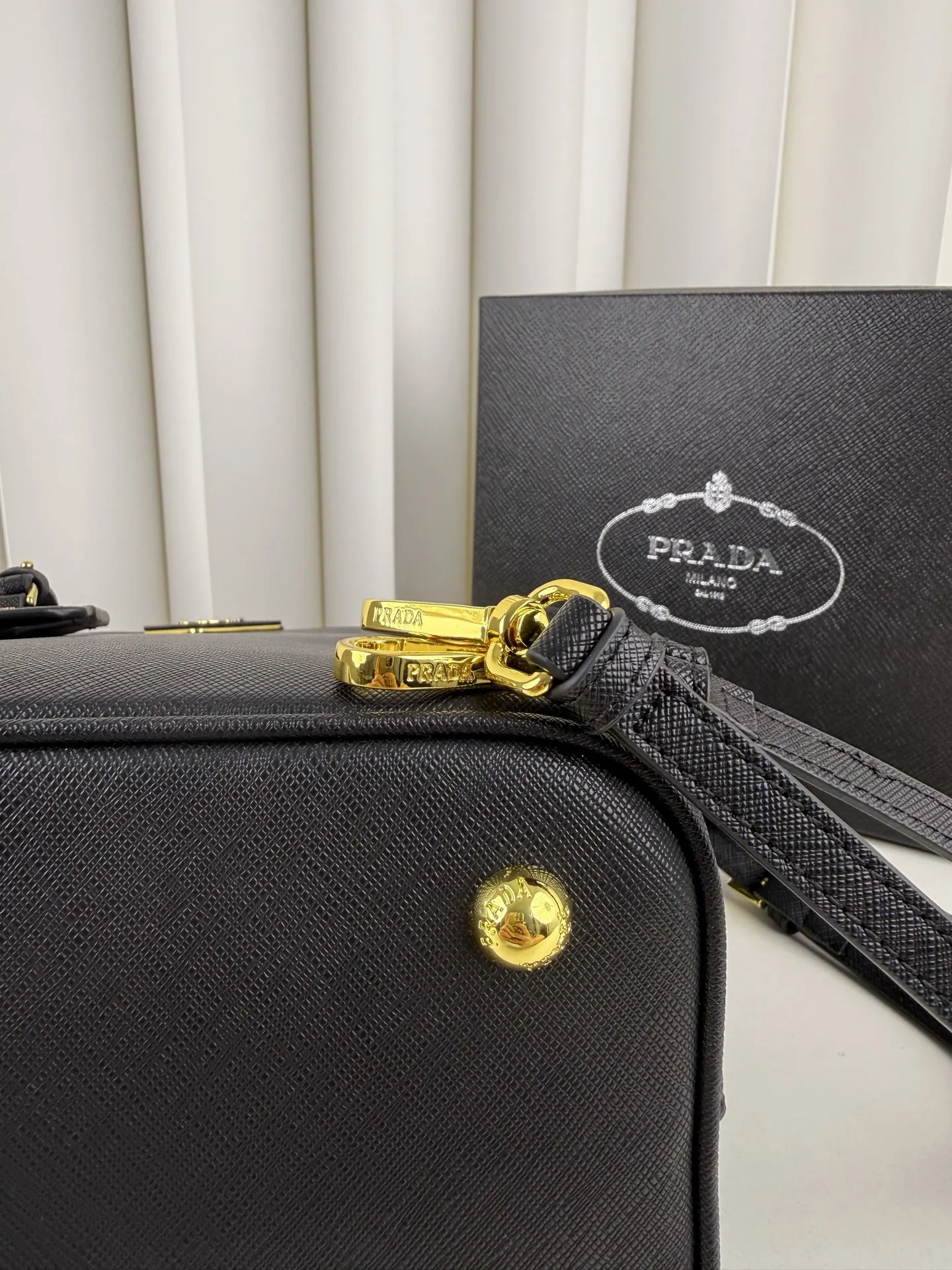拼色 牛皮 Double Saffiano 拼色 水桶包 休閒水桶款