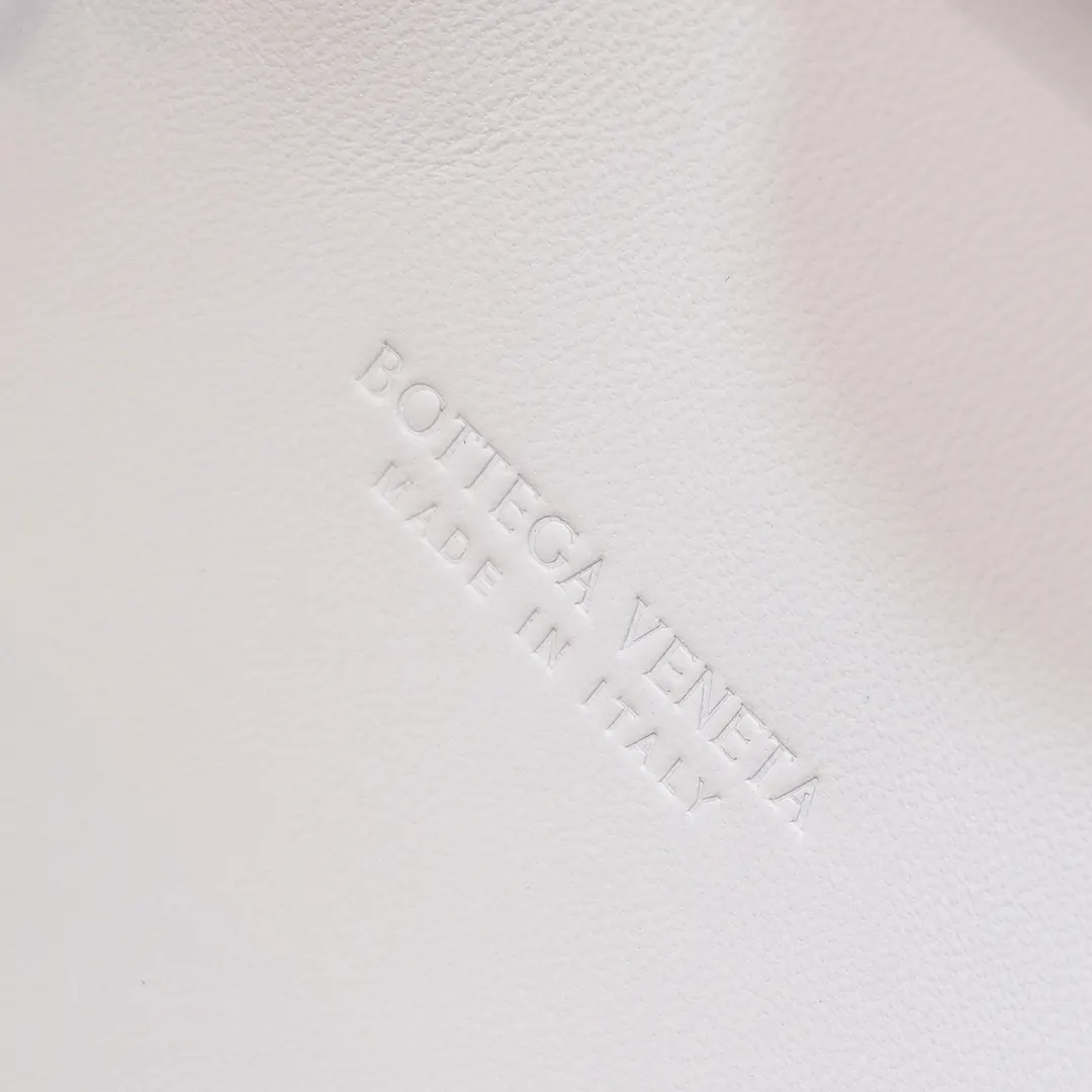 Bottega Veneta 羊皮 鏈條包 精致鏈條款