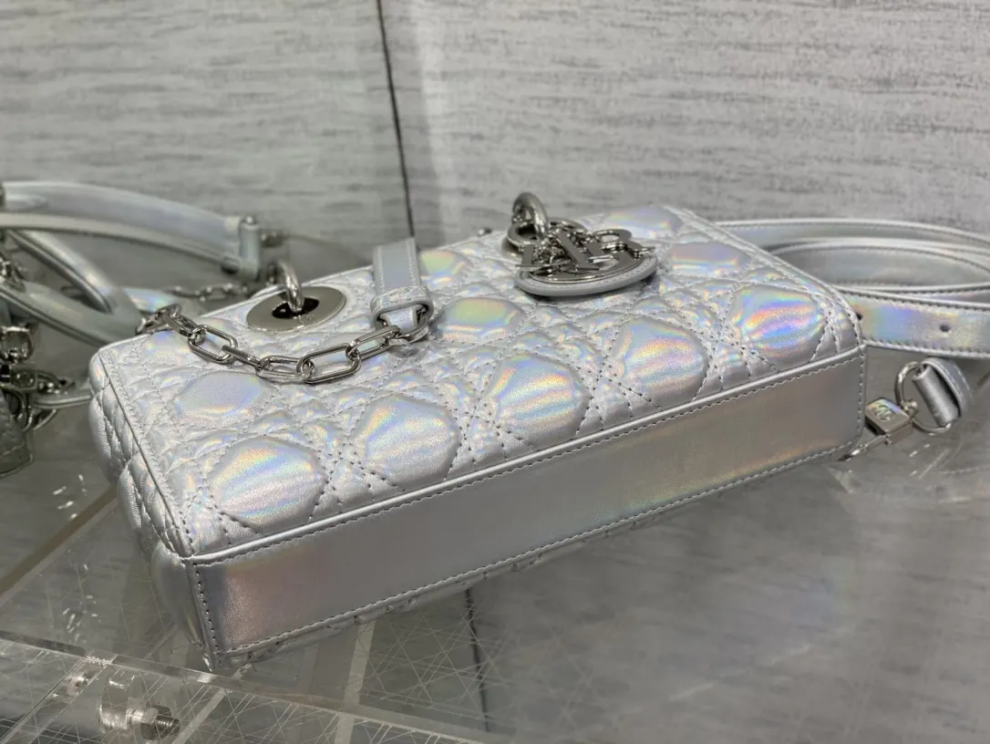 Dior 羊皮 进口 羊皮 内里采用 真羊皮绒横款戴妃包镭射银小 手提包 通勤手提款