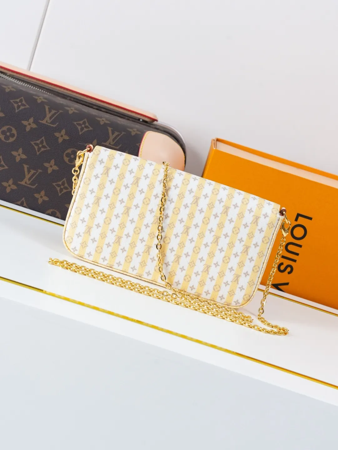 Louis Vuitton Gold Chain Bag Canvas